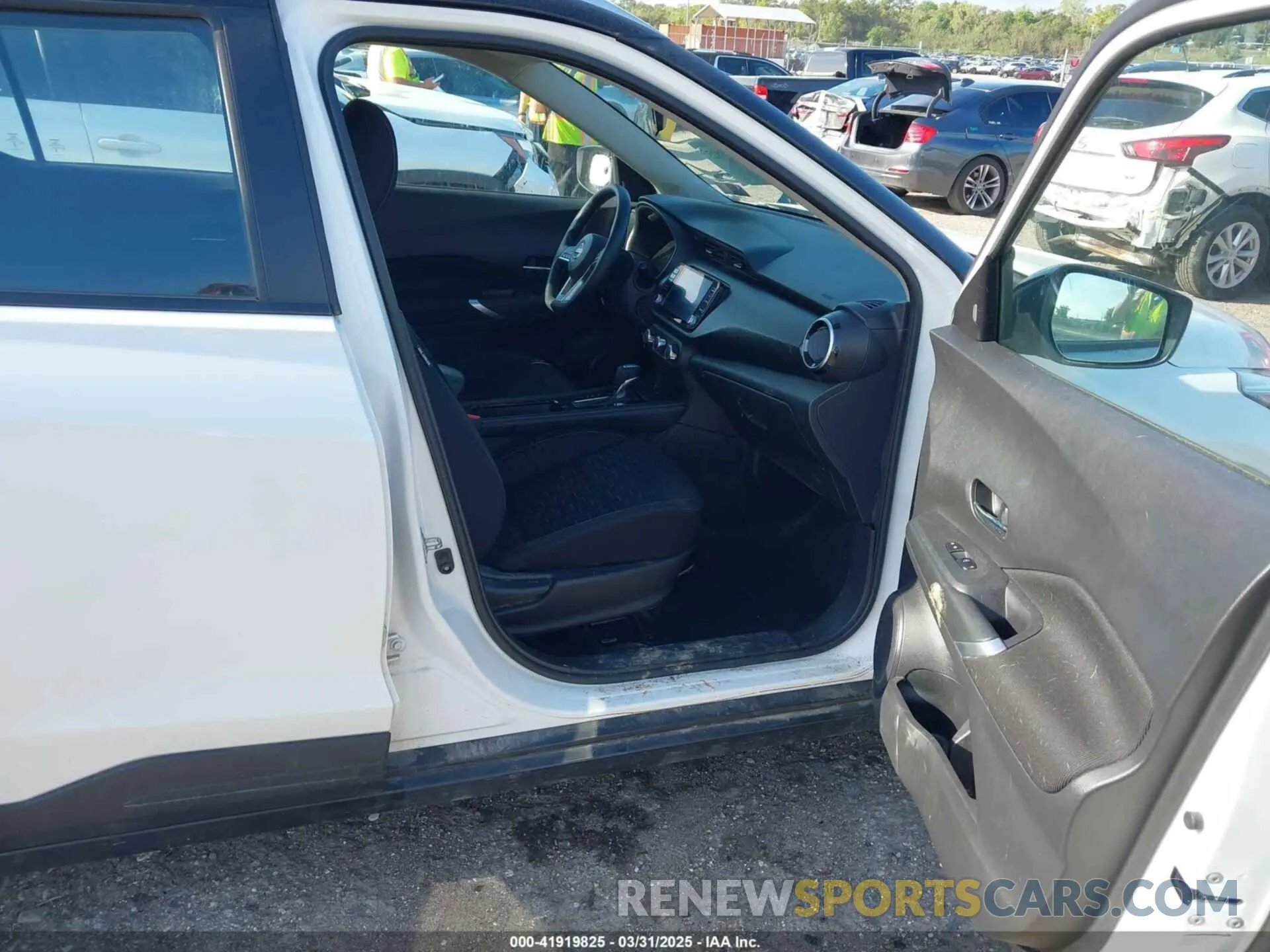5 Photograph of a damaged car 3N1CP5CV0PL522334 NISSAN KICKS 2023