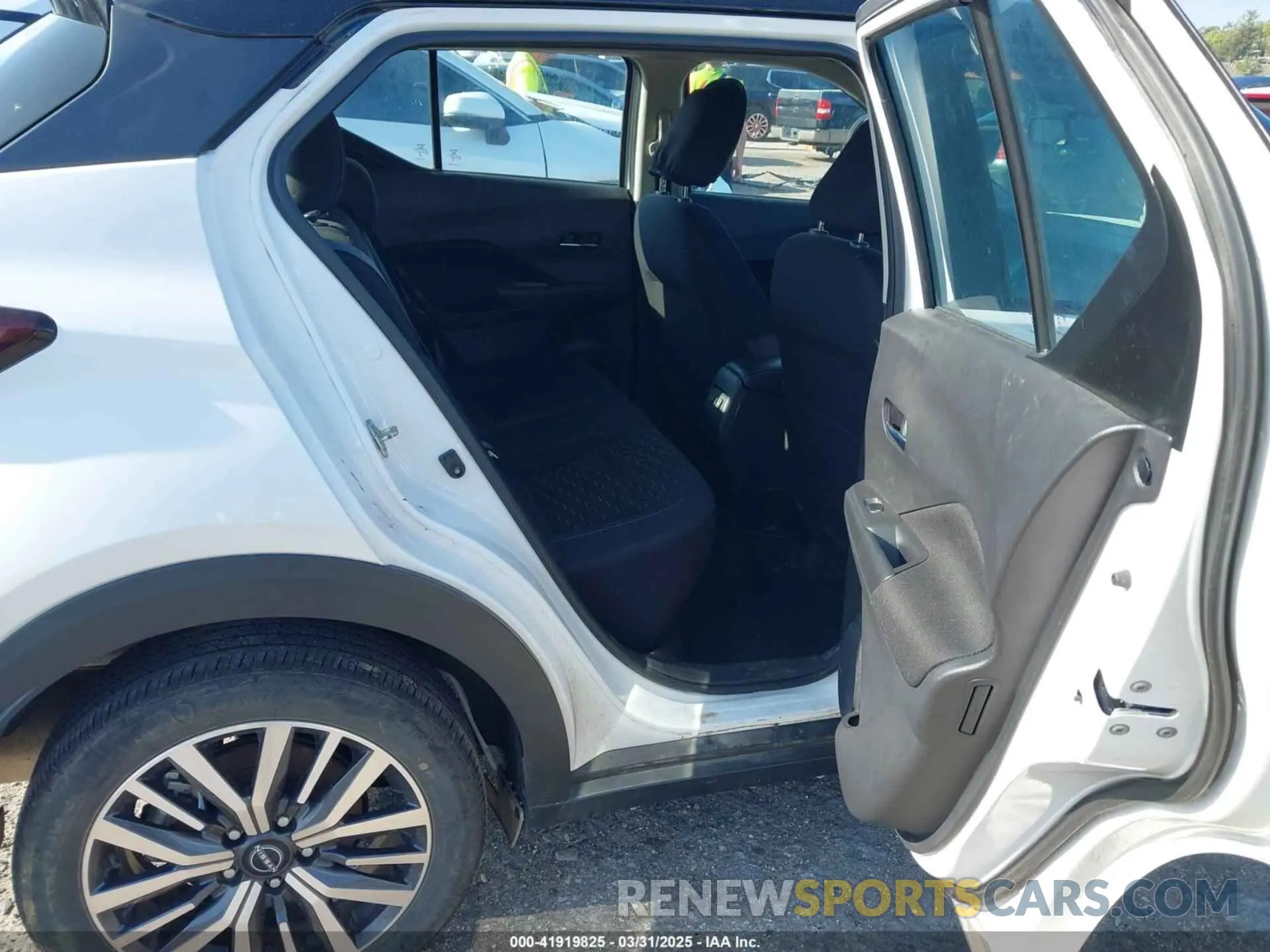 8 Photograph of a damaged car 3N1CP5CV0PL522334 NISSAN KICKS 2023
