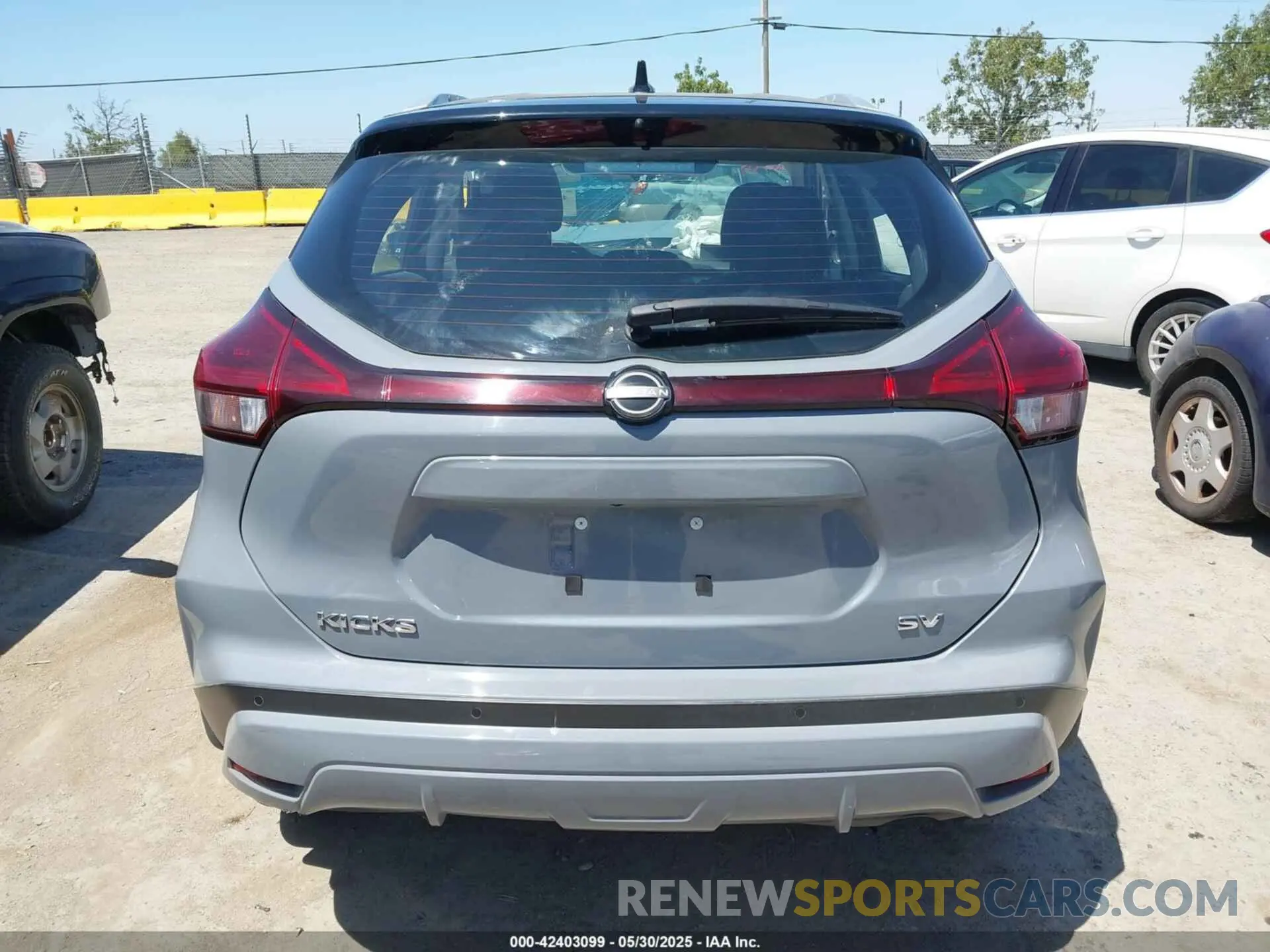 17 Photograph of a damaged car 3N1CP5CV0PL545306 NISSAN KICKS 2023