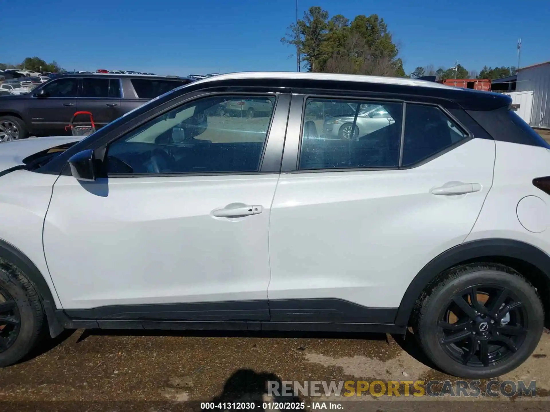 15 Photograph of a damaged car 3N1CP5CV0PL555463 NISSAN KICKS 2023