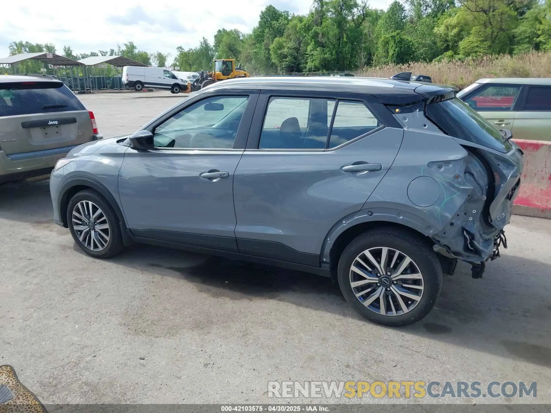 15 Photograph of a damaged car 3N1CP5CV1PL525243 NISSAN KICKS 2023