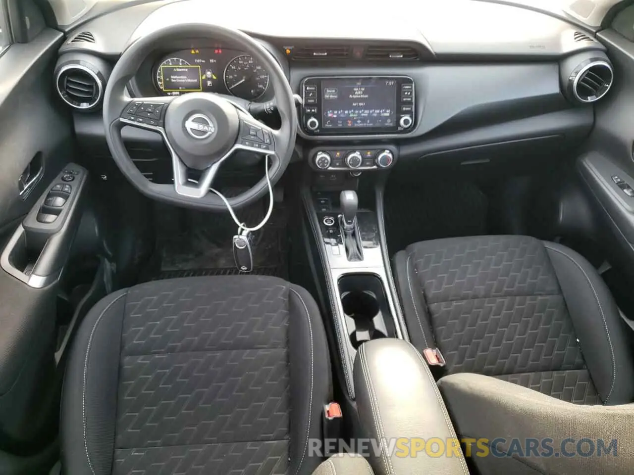 8 Photograph of a damaged car 3N1CP5CV1PL562485 NISSAN KICKS 2023