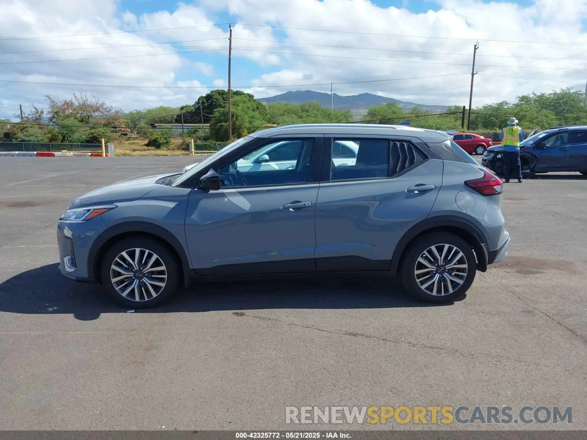 14 Photograph of a damaged car 3N1CP5CV1PL570568 NISSAN KICKS 2023