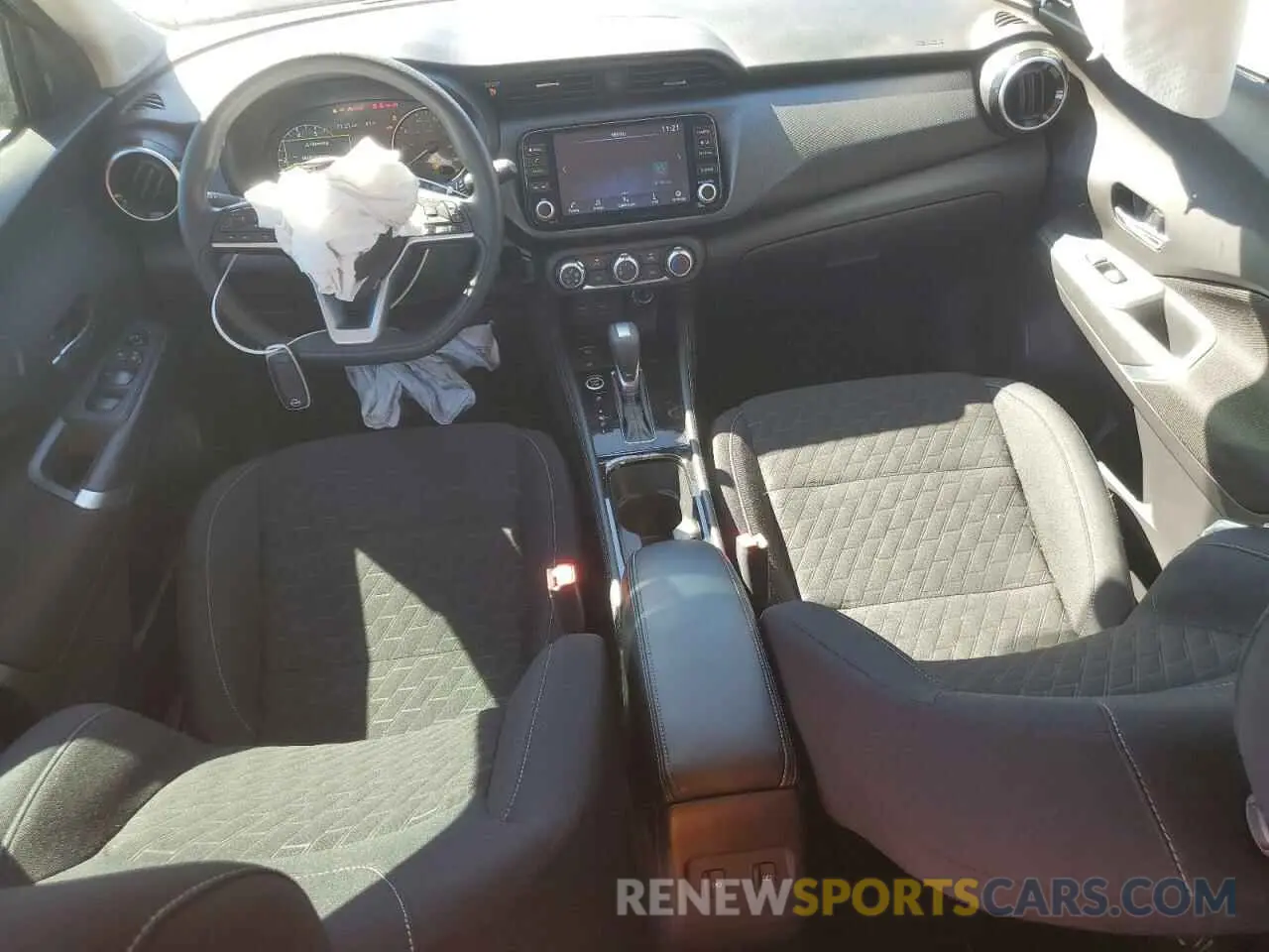 8 Photograph of a damaged car 3N1CP5CV1PL574846 NISSAN KICKS 2023