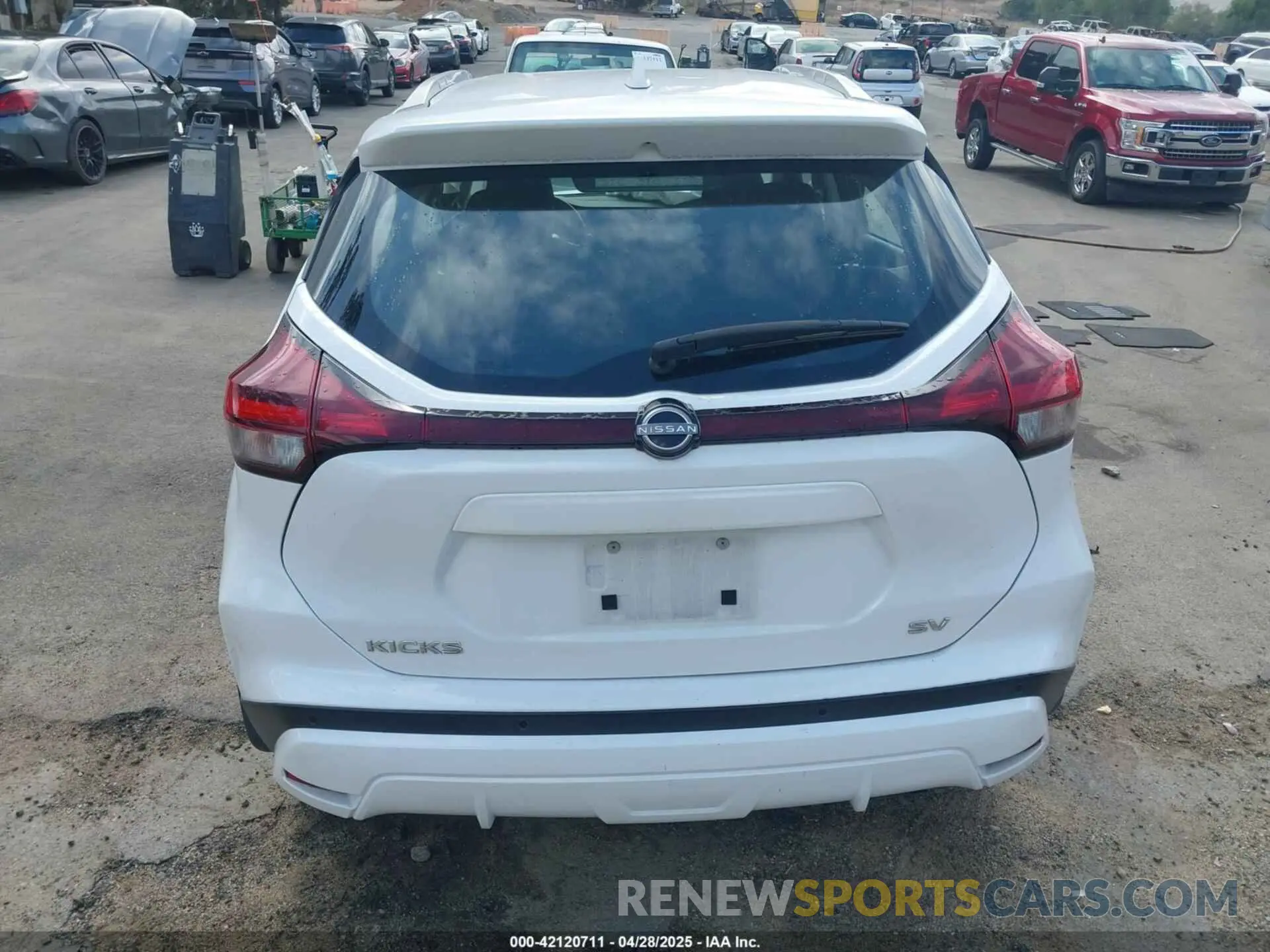 16 Photograph of a damaged car 3N1CP5CV2PL477803 NISSAN KICKS 2023