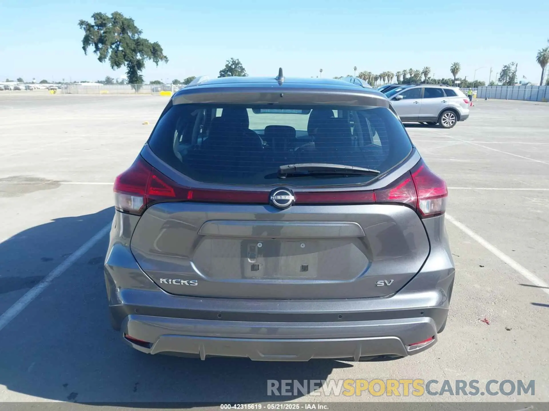 15 Photograph of a damaged car 3N1CP5CV2PL500240 NISSAN KICKS 2023