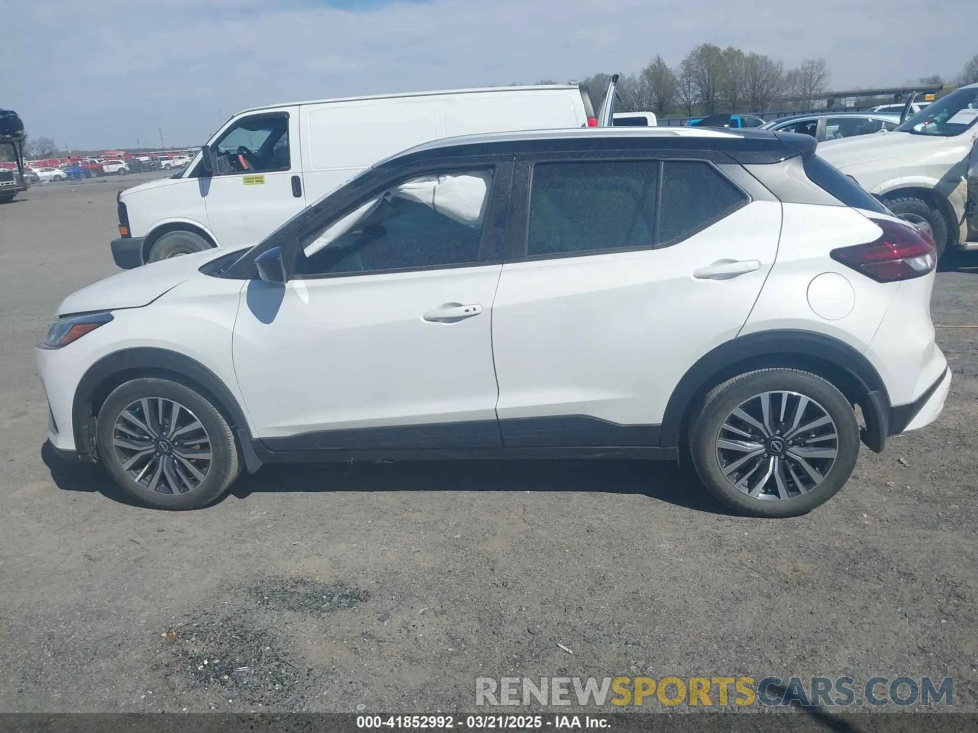 14 Photograph of a damaged car 3N1CP5CV2PL504076 NISSAN KICKS 2023