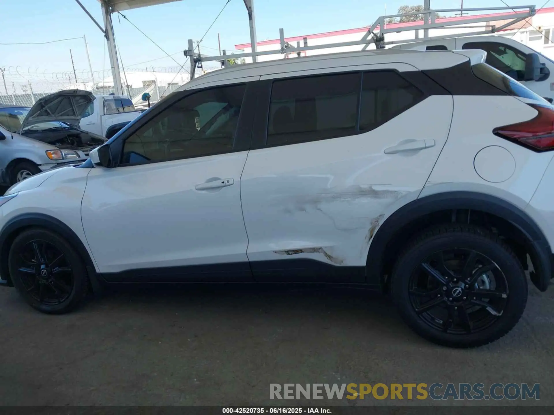 14 Photograph of a damaged car 3N1CP5CV2PL548840 NISSAN KICKS 2023