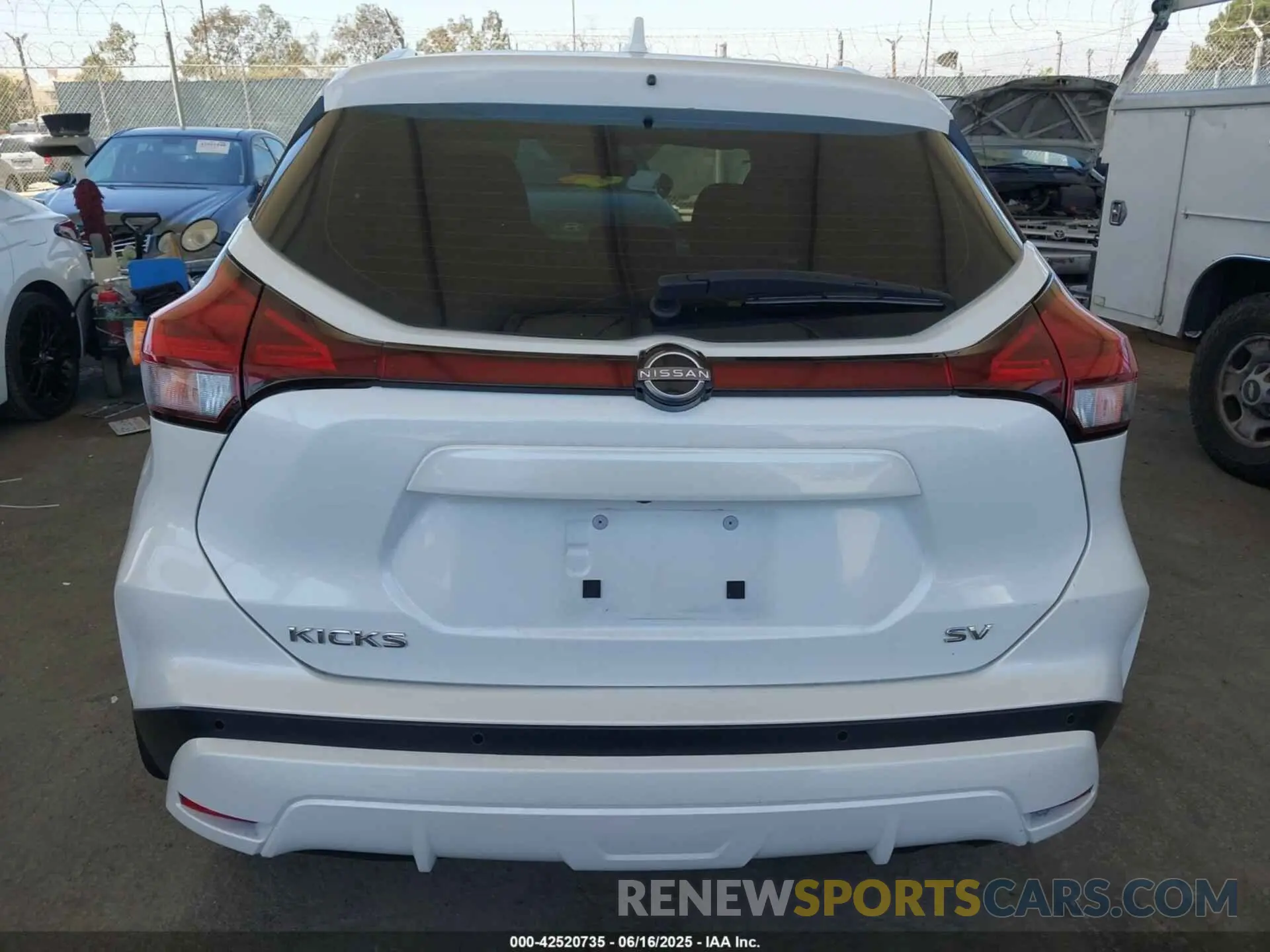 16 Photograph of a damaged car 3N1CP5CV2PL548840 NISSAN KICKS 2023