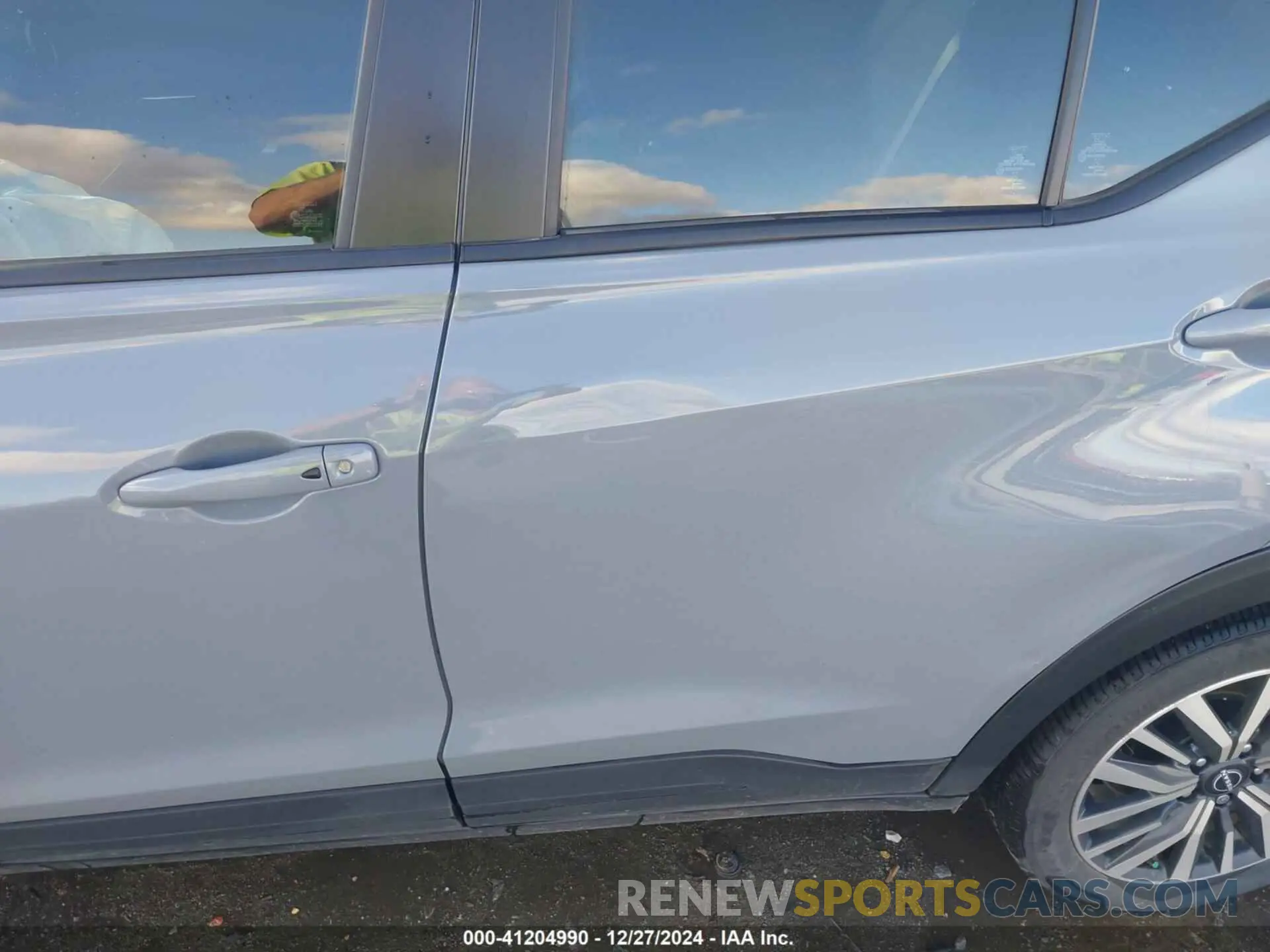 18 Photograph of a damaged car 3N1CP5CV3PL470164 NISSAN KICKS 2023