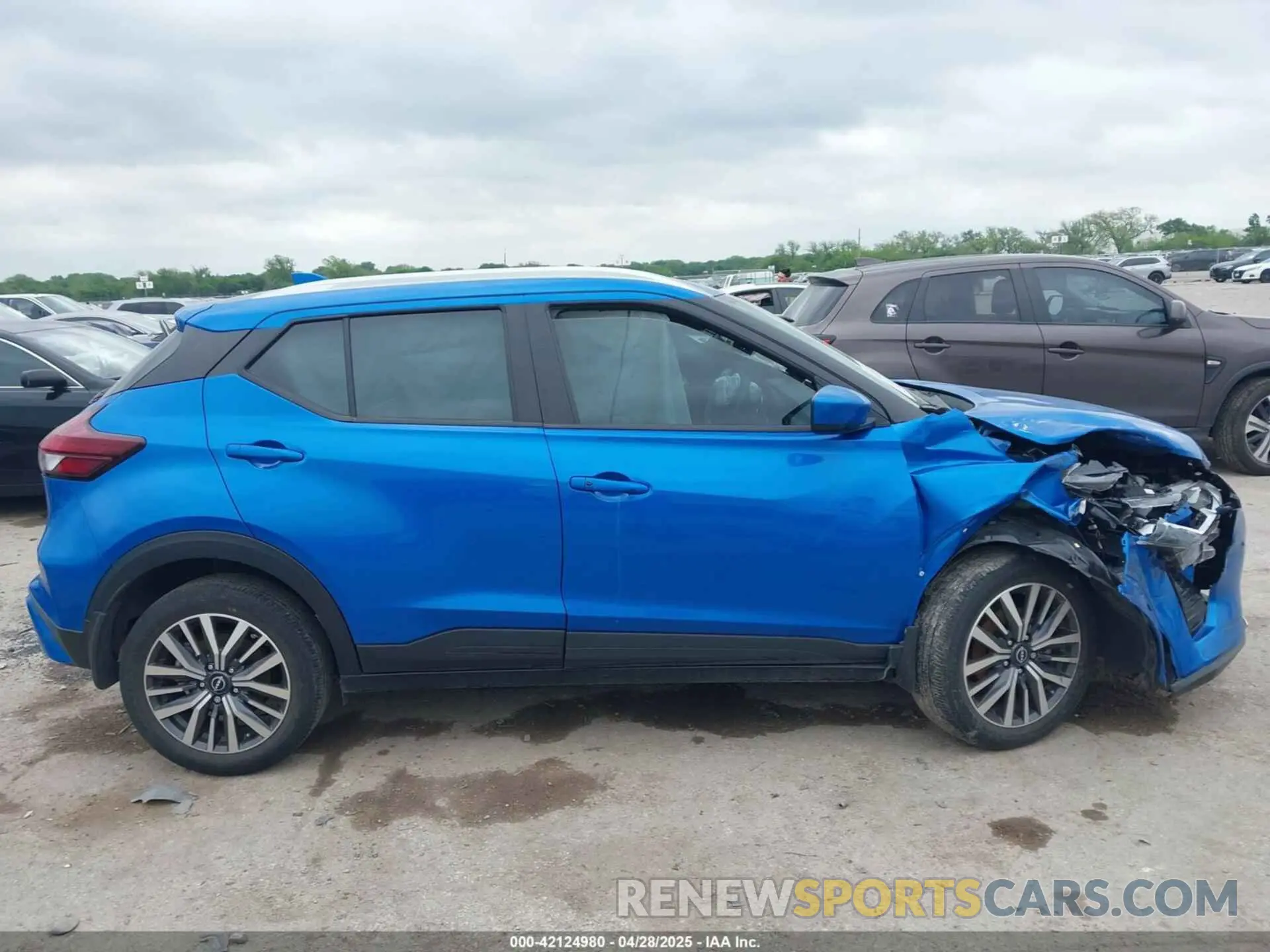 13 Photograph of a damaged car 3N1CP5CV3PL554999 NISSAN KICKS 2023