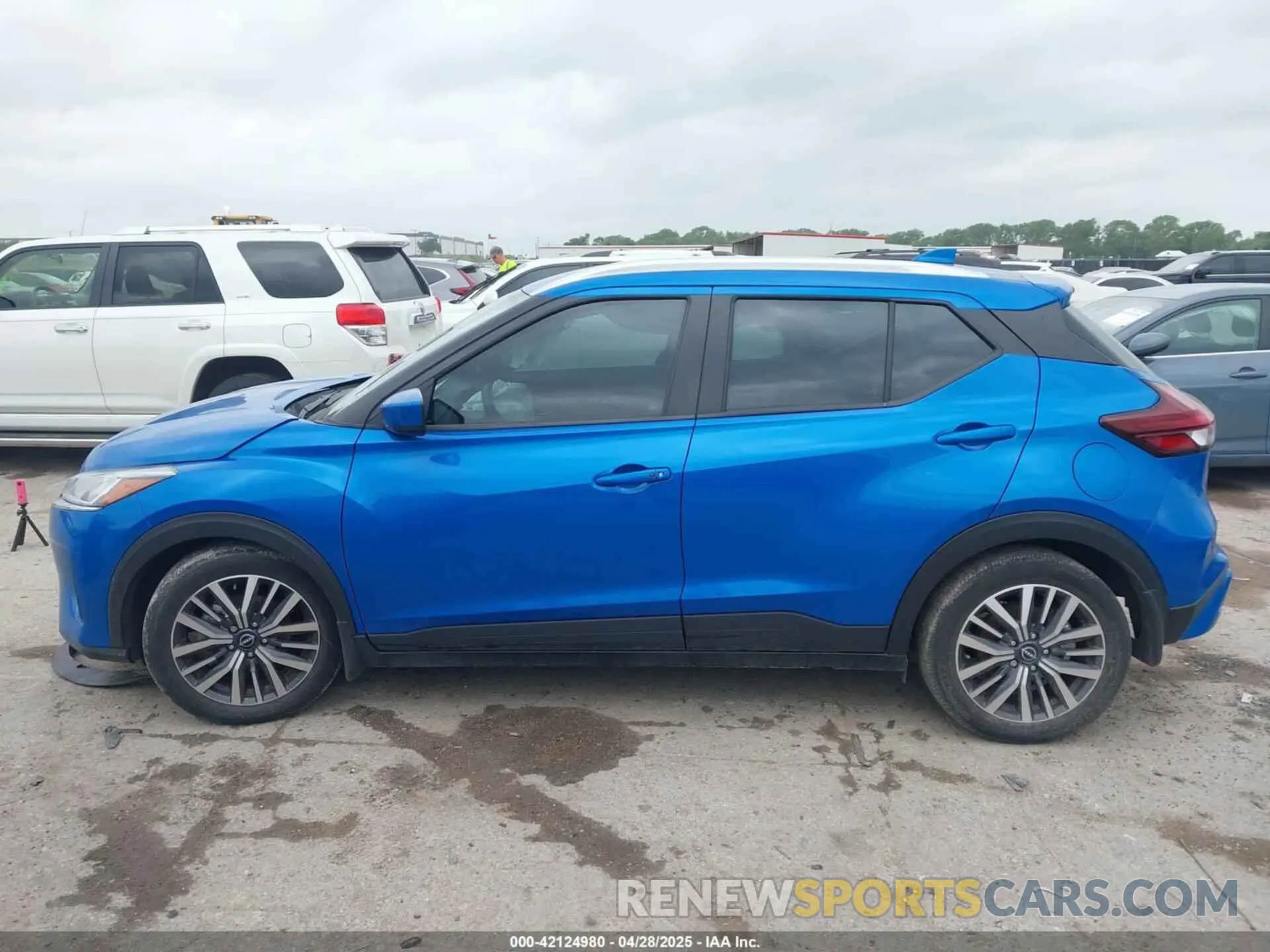 14 Photograph of a damaged car 3N1CP5CV3PL554999 NISSAN KICKS 2023