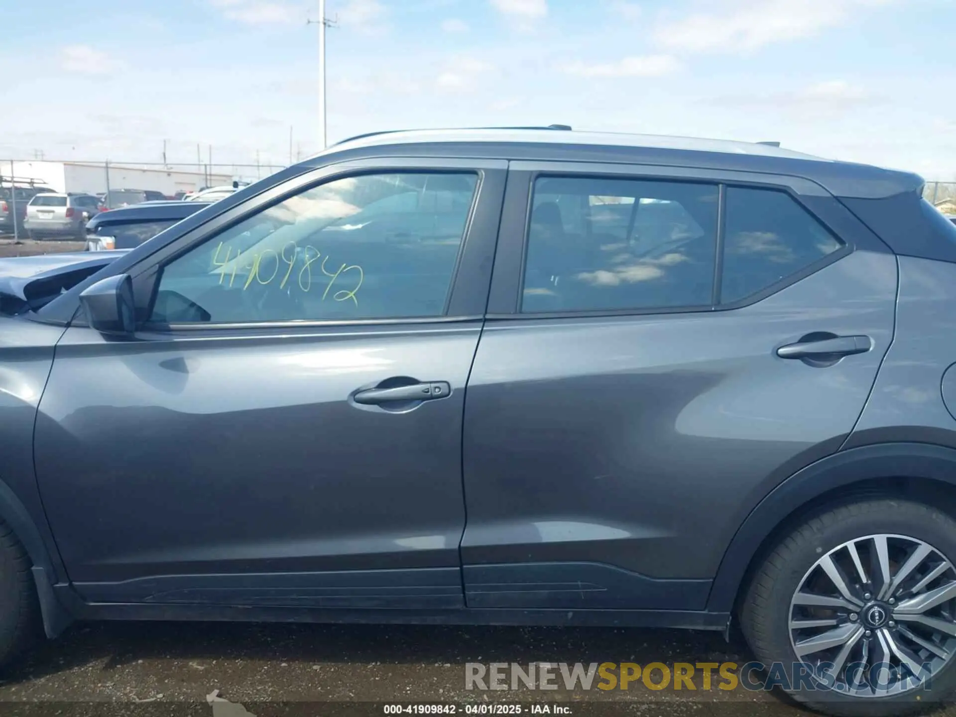 14 Photograph of a damaged car 3N1CP5CV3PL558339 NISSAN KICKS 2023