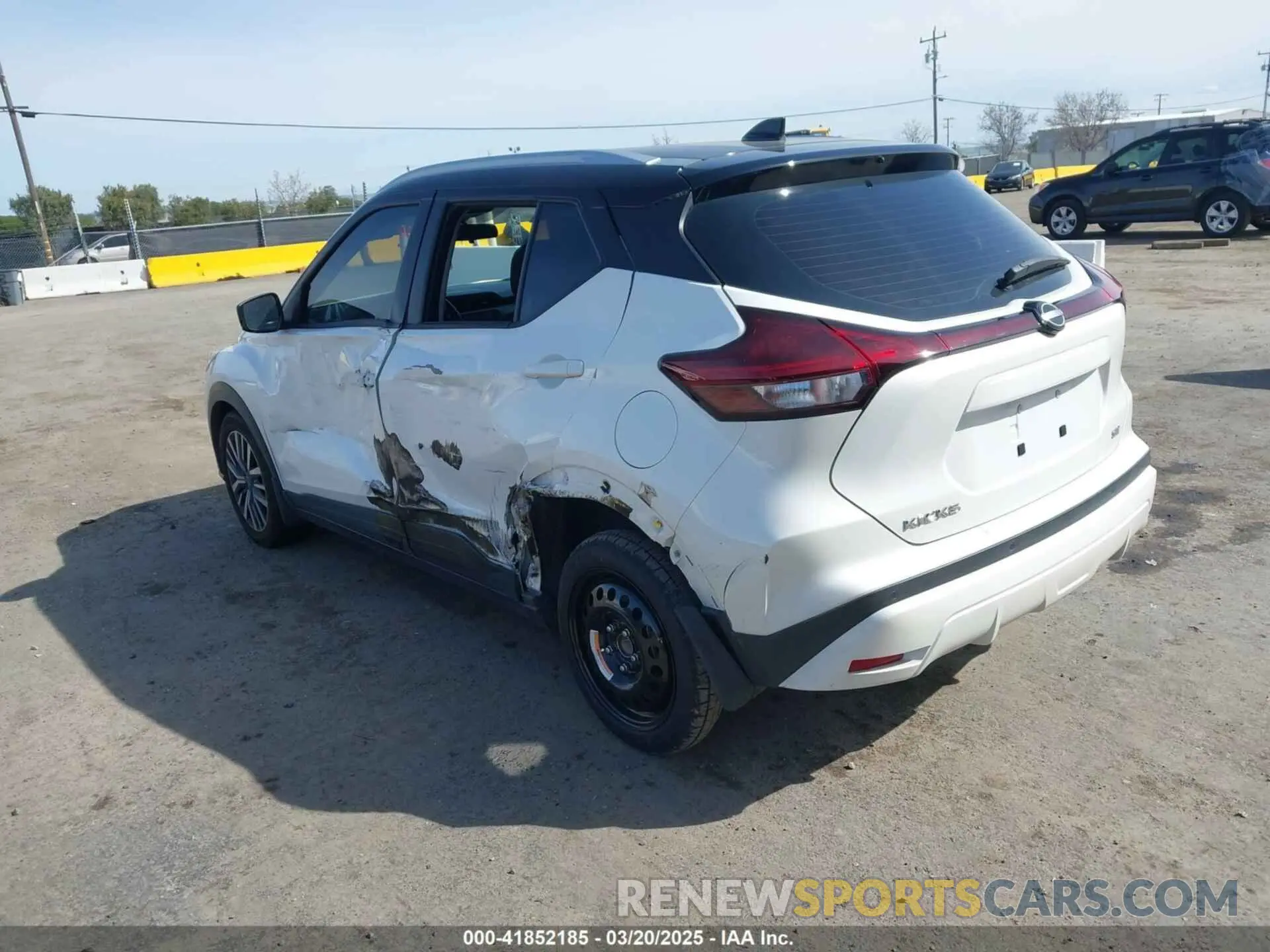 3 Photograph of a damaged car 3N1CP5CV4PL482033 NISSAN KICKS 2023
