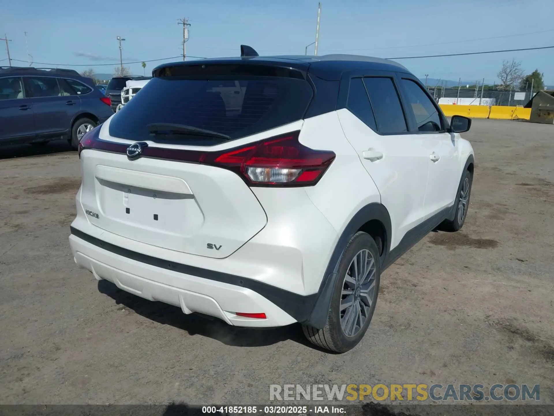 4 Photograph of a damaged car 3N1CP5CV4PL482033 NISSAN KICKS 2023