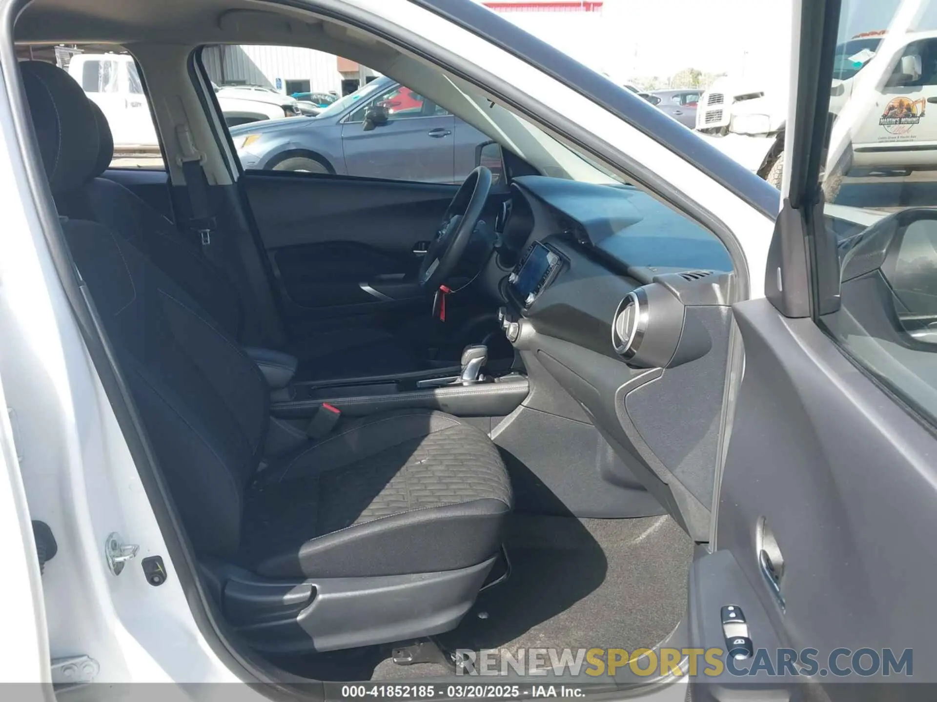 5 Photograph of a damaged car 3N1CP5CV4PL482033 NISSAN KICKS 2023