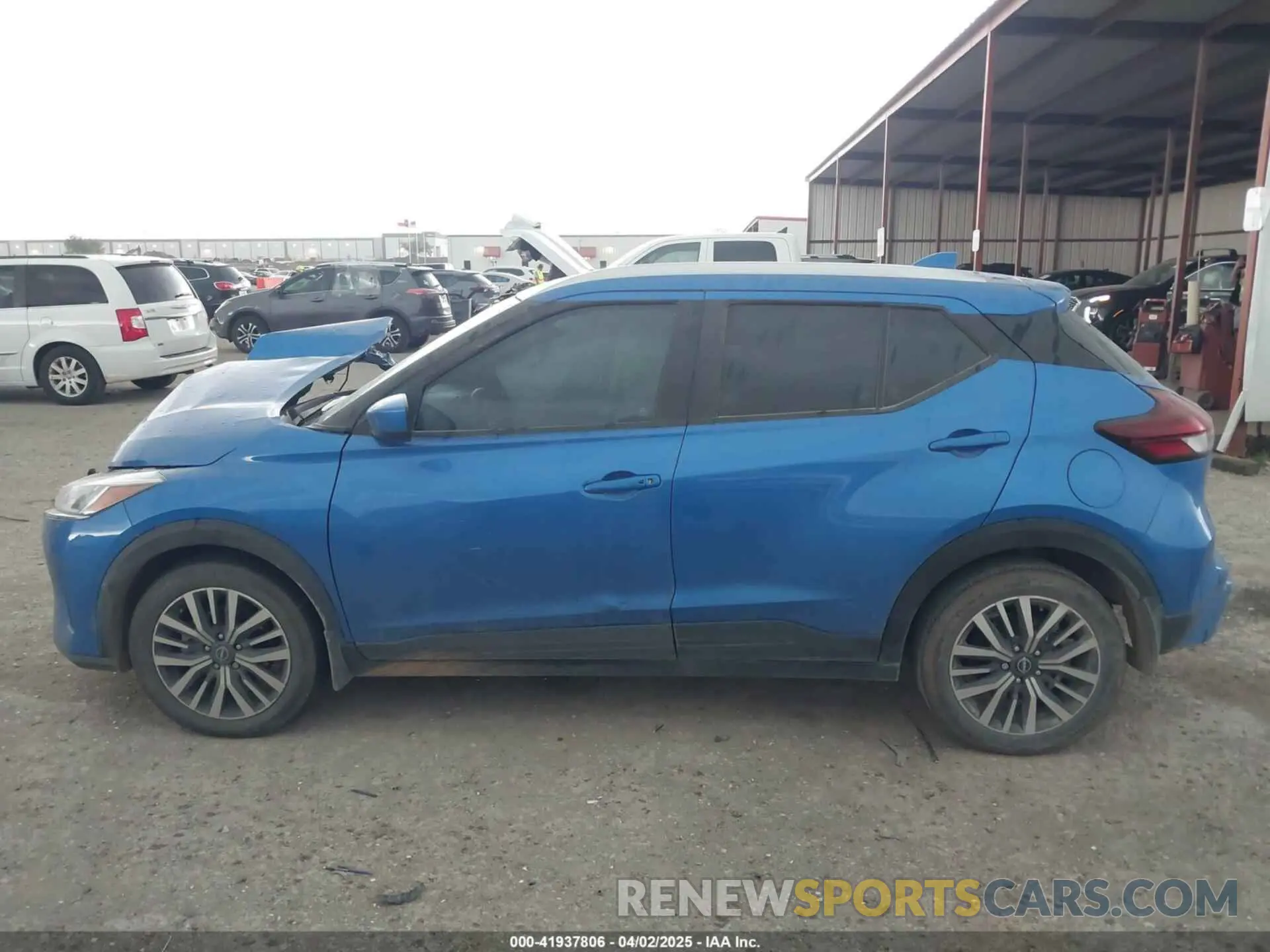 15 Photograph of a damaged car 3N1CP5CV4PL482940 NISSAN KICKS 2023