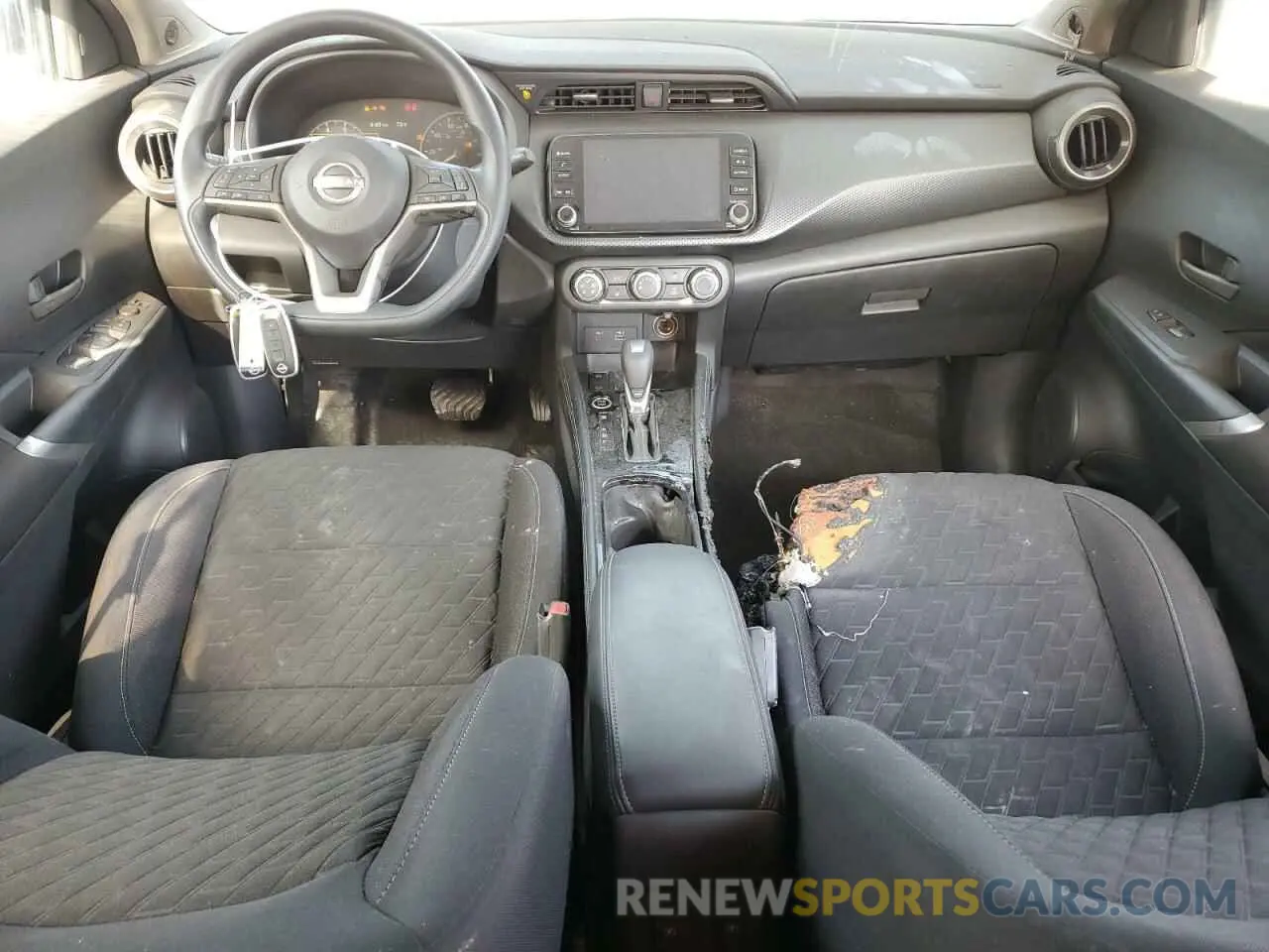 8 Photograph of a damaged car 3N1CP5CV4PL508727 NISSAN KICKS 2023