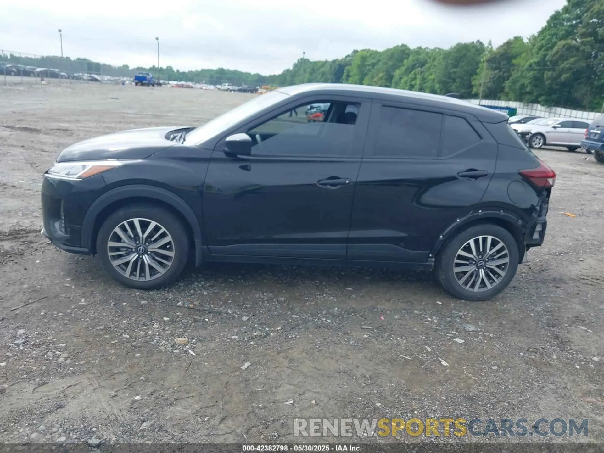 15 Photograph of a damaged car 3N1CP5CV4PL540819 NISSAN KICKS 2023