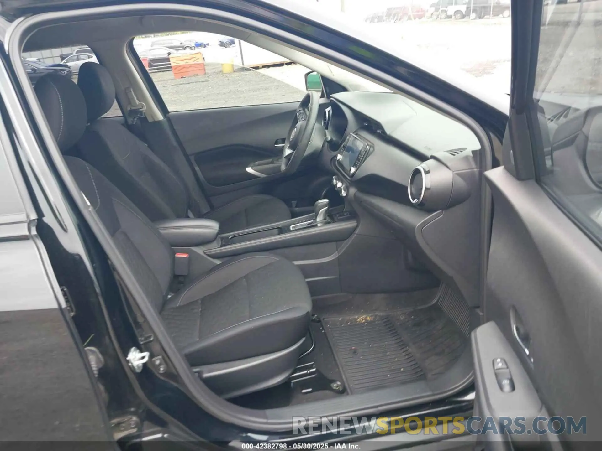 5 Photograph of a damaged car 3N1CP5CV4PL540819 NISSAN KICKS 2023