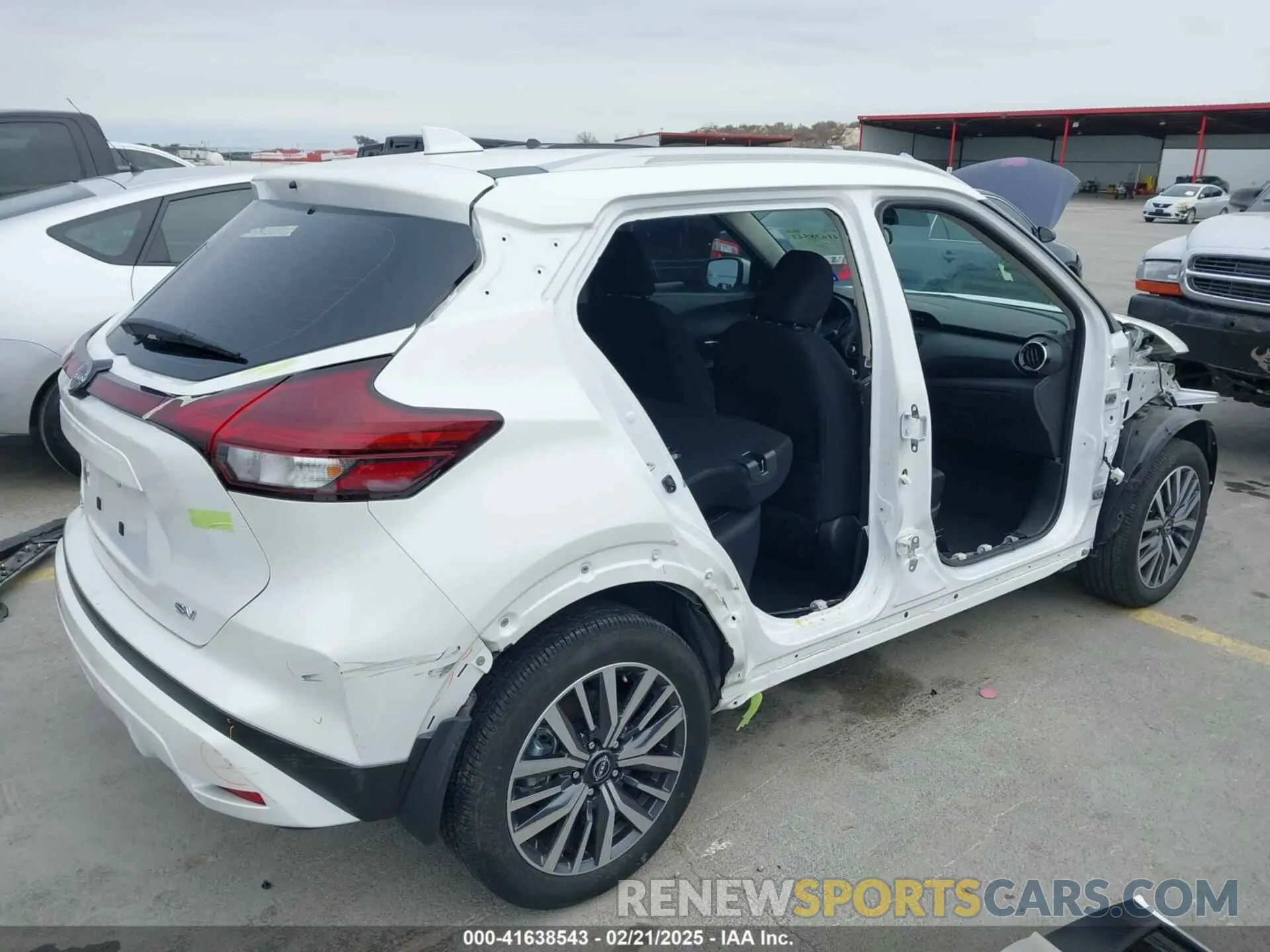 21 Photograph of a damaged car 3N1CP5CV4PL565090 NISSAN KICKS 2023