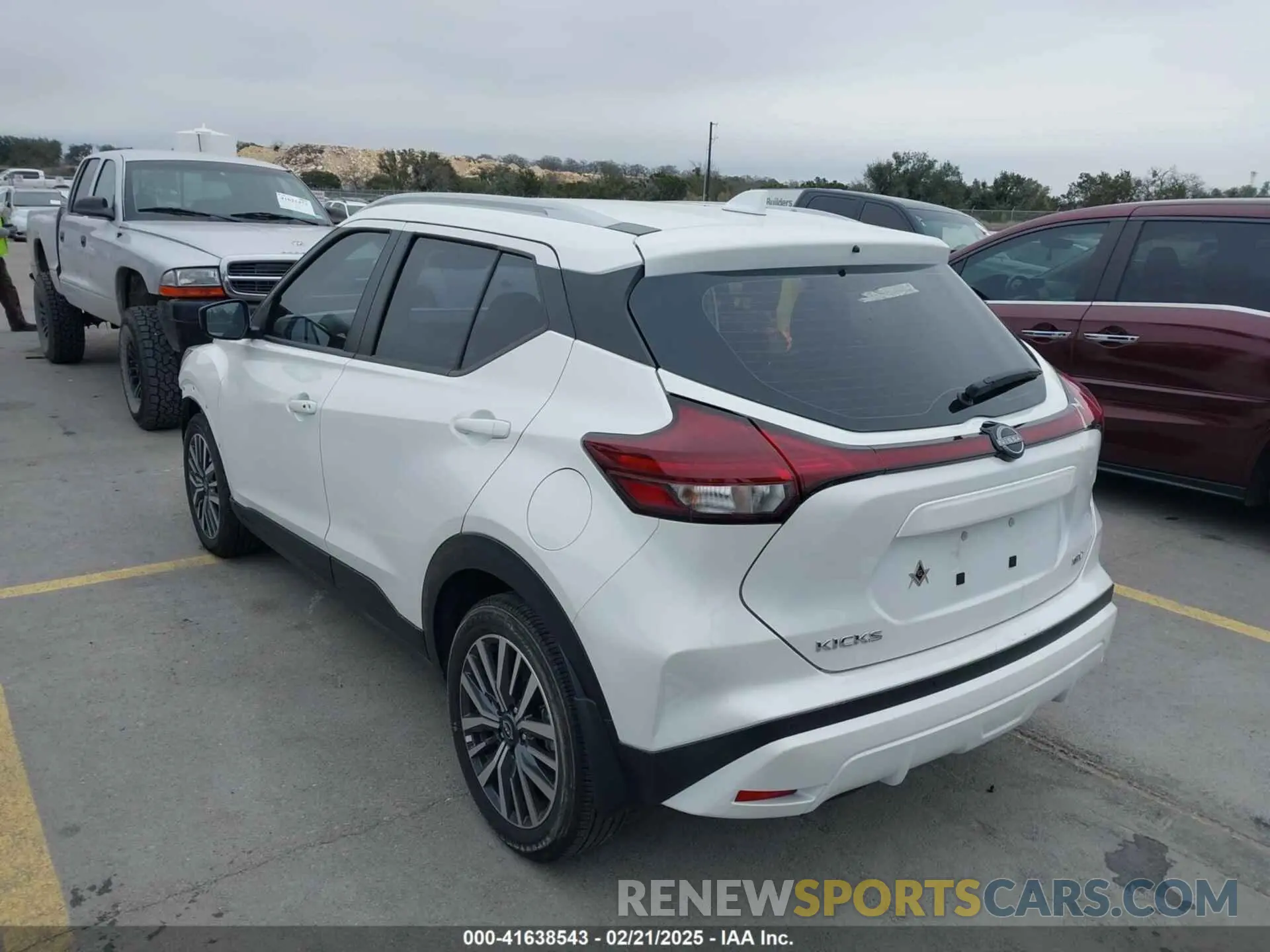 3 Photograph of a damaged car 3N1CP5CV4PL565090 NISSAN KICKS 2023