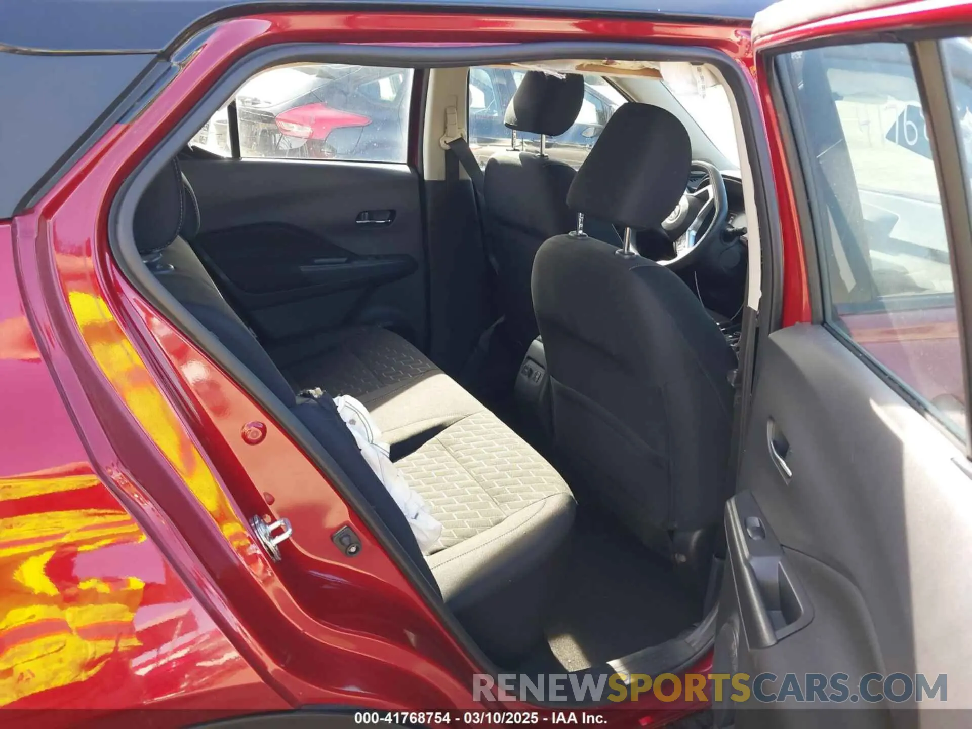 8 Photograph of a damaged car 3N1CP5CV4PL569883 NISSAN KICKS 2023