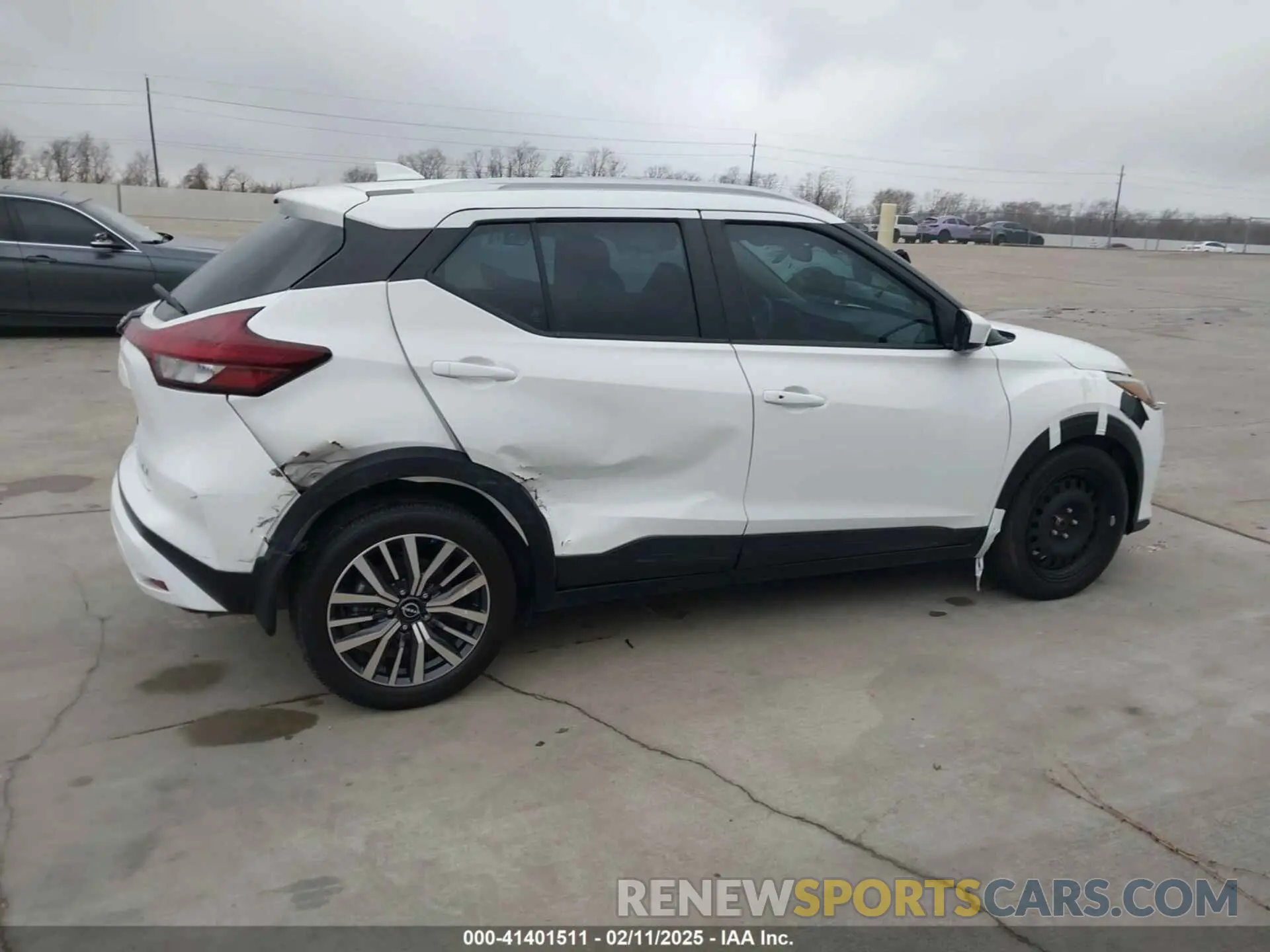 13 Photograph of a damaged car 3N1CP5CV5PL487743 NISSAN KICKS 2023