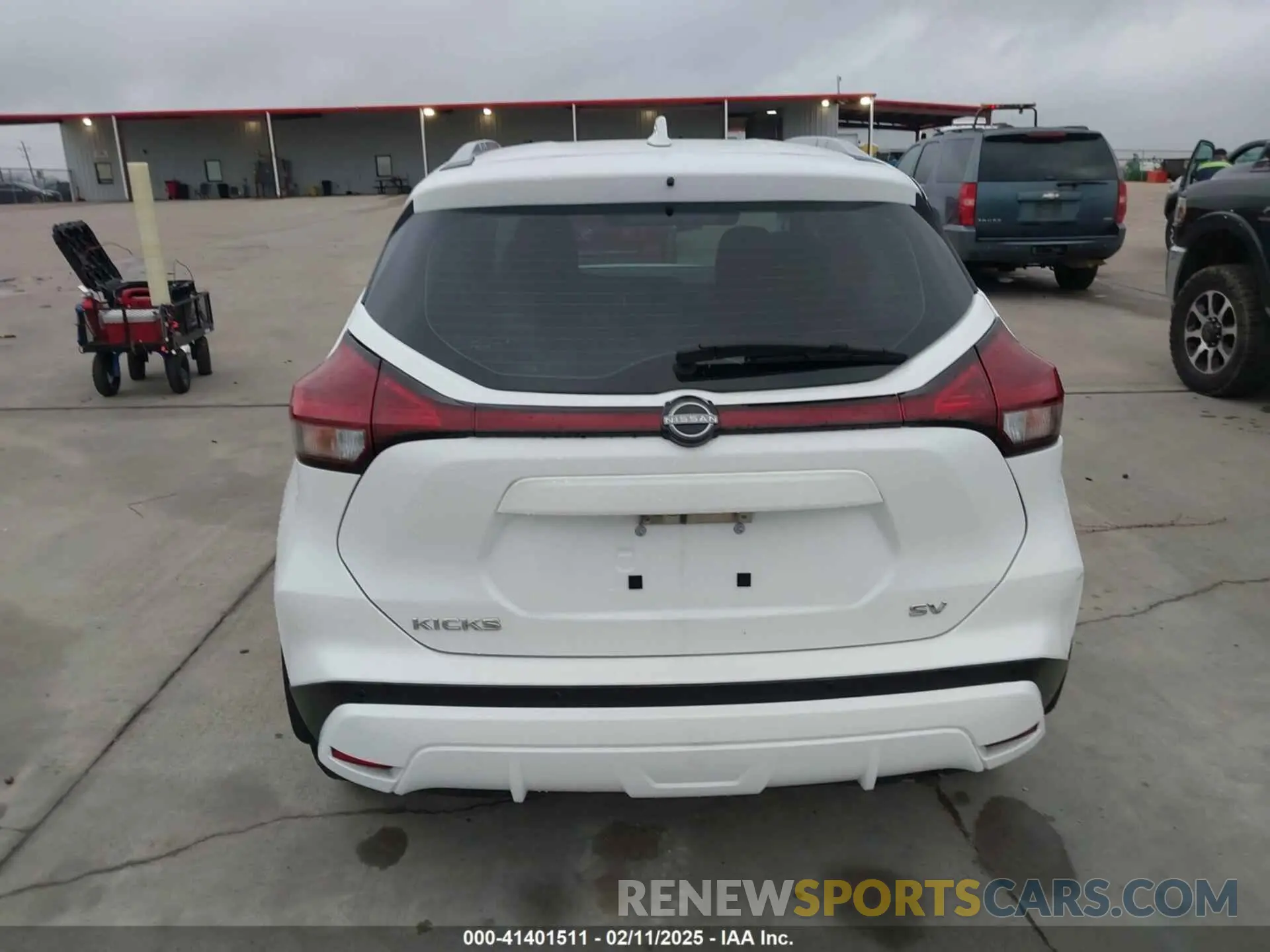 16 Photograph of a damaged car 3N1CP5CV5PL487743 NISSAN KICKS 2023