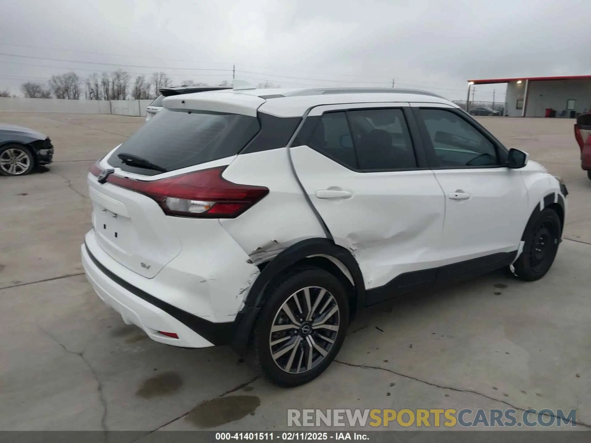 4 Photograph of a damaged car 3N1CP5CV5PL487743 NISSAN KICKS 2023