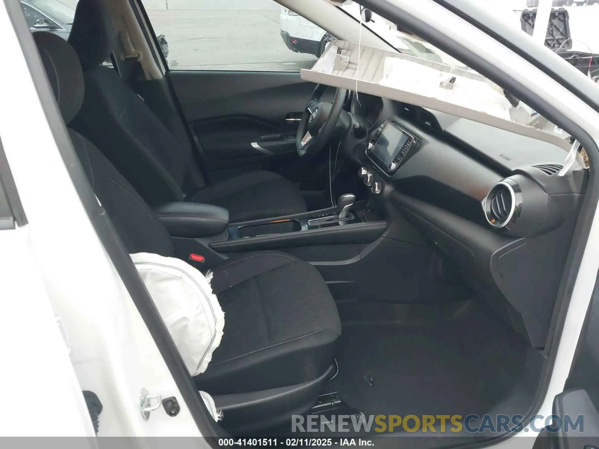 5 Photograph of a damaged car 3N1CP5CV5PL487743 NISSAN KICKS 2023