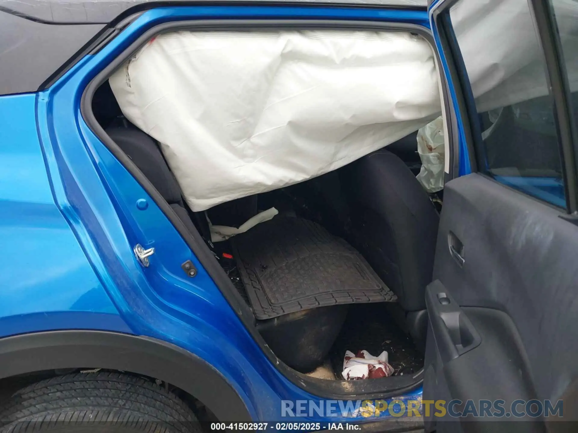 8 Photograph of a damaged car 3N1CP5CV5PL502113 NISSAN KICKS 2023