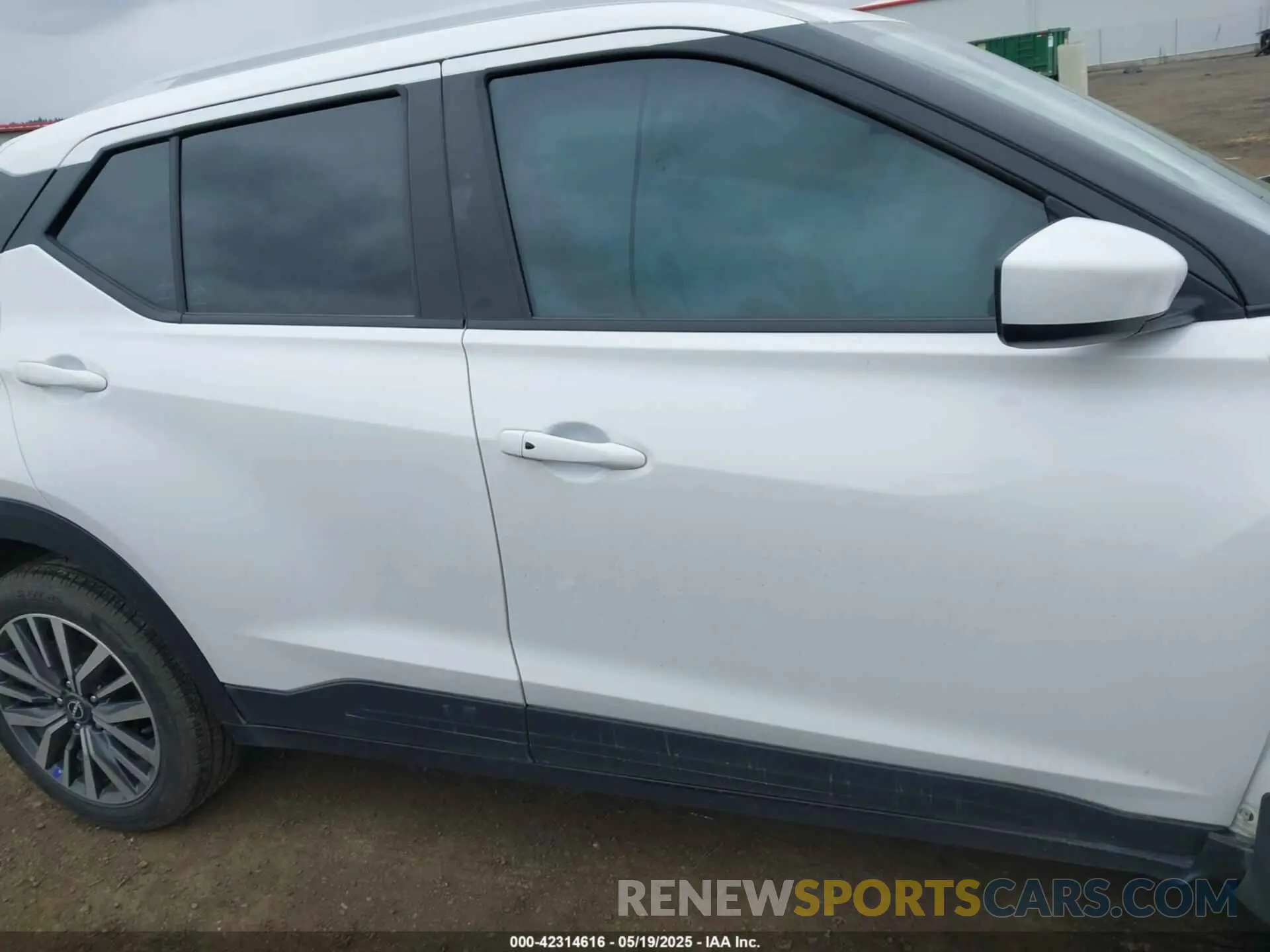 13 Photograph of a damaged car 3N1CP5CV5PL544135 NISSAN KICKS 2023