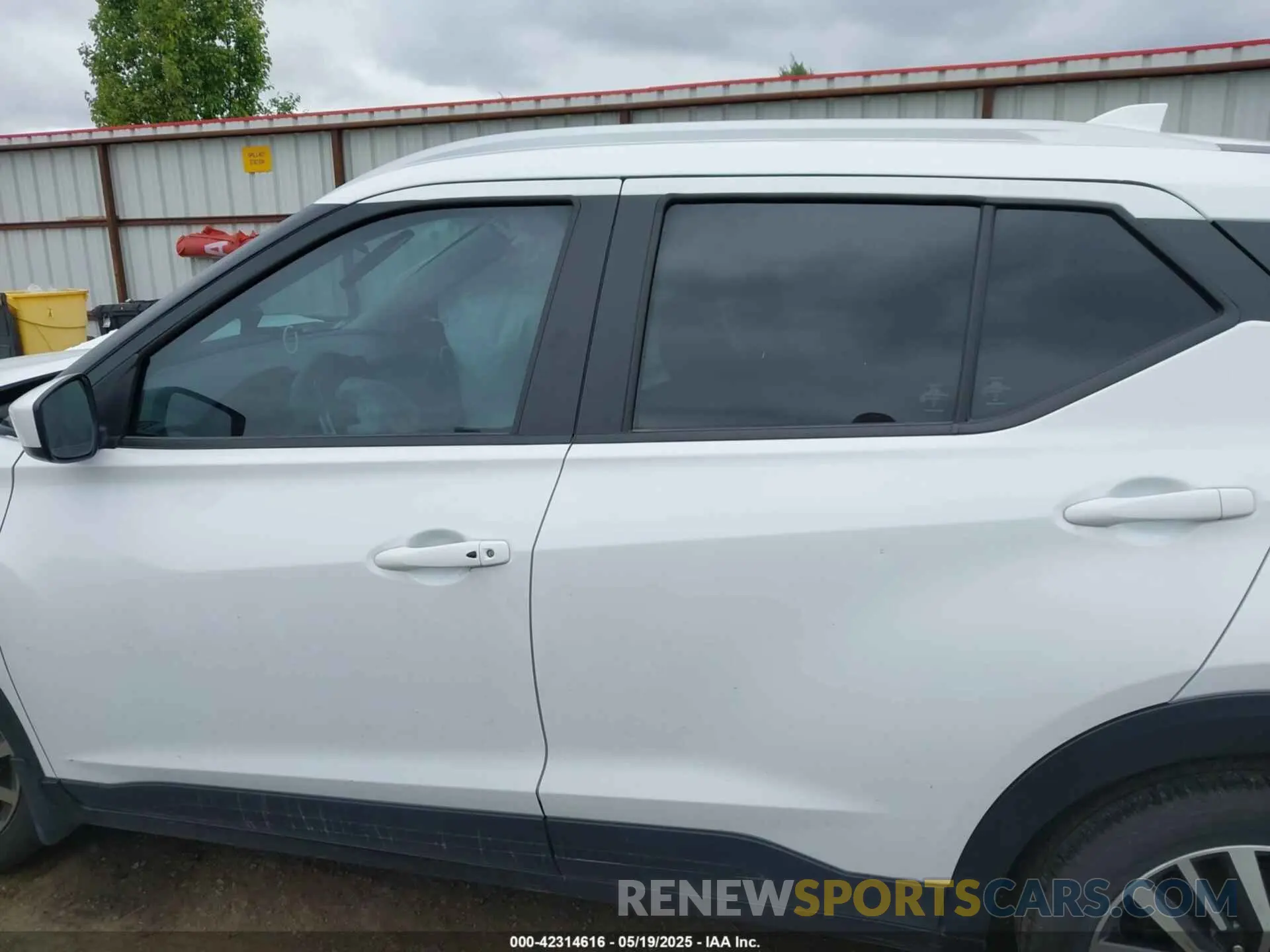 14 Photograph of a damaged car 3N1CP5CV5PL544135 NISSAN KICKS 2023