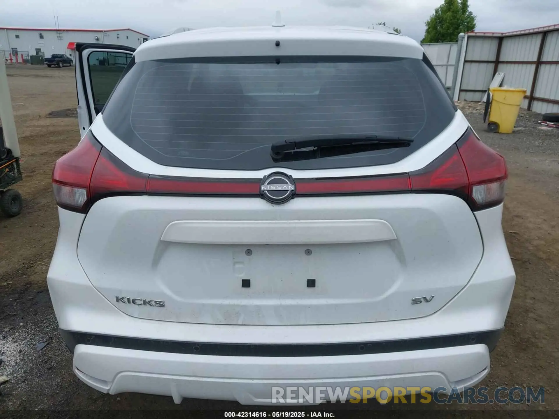 16 Photograph of a damaged car 3N1CP5CV5PL544135 NISSAN KICKS 2023