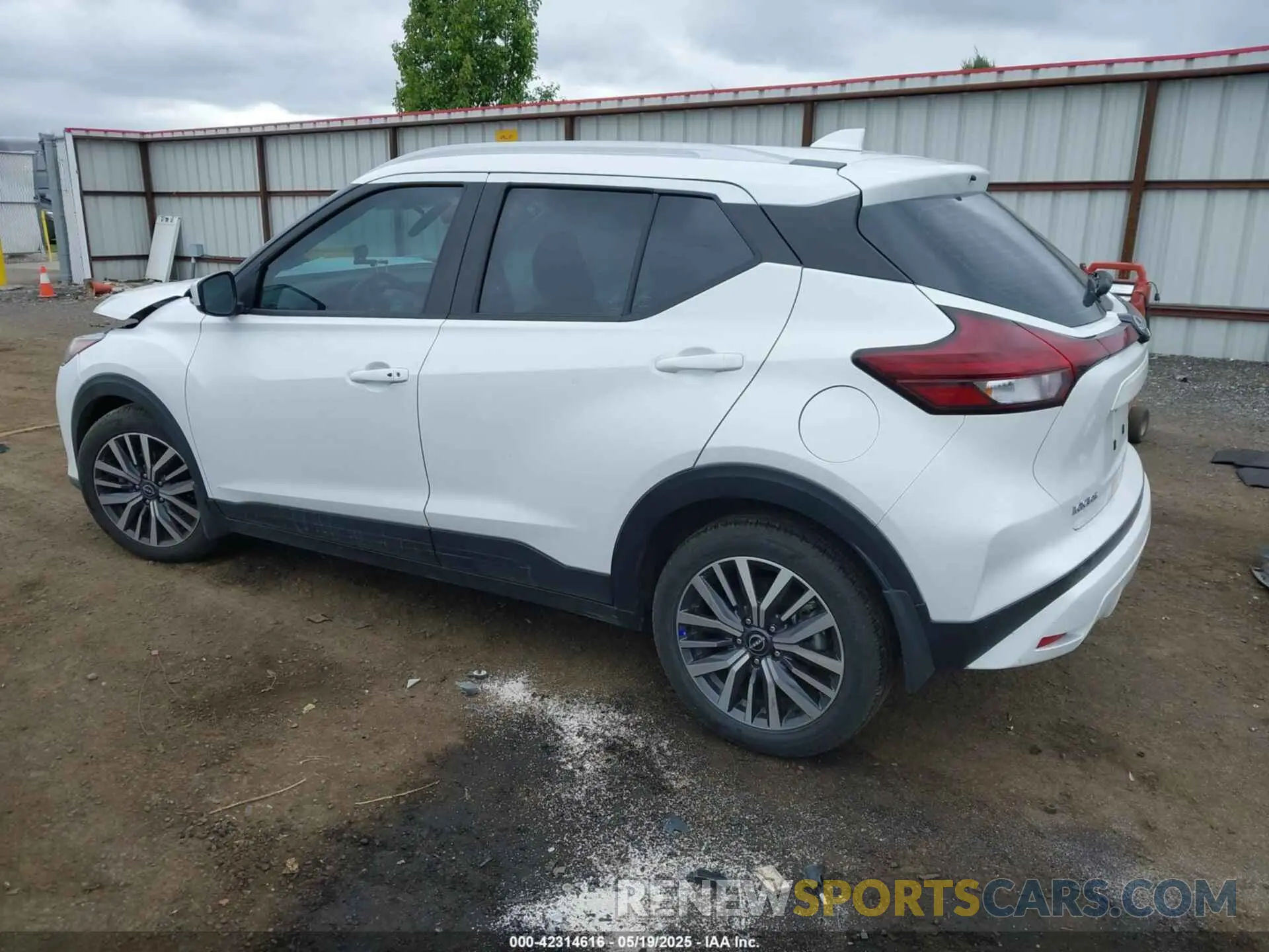 3 Photograph of a damaged car 3N1CP5CV5PL544135 NISSAN KICKS 2023