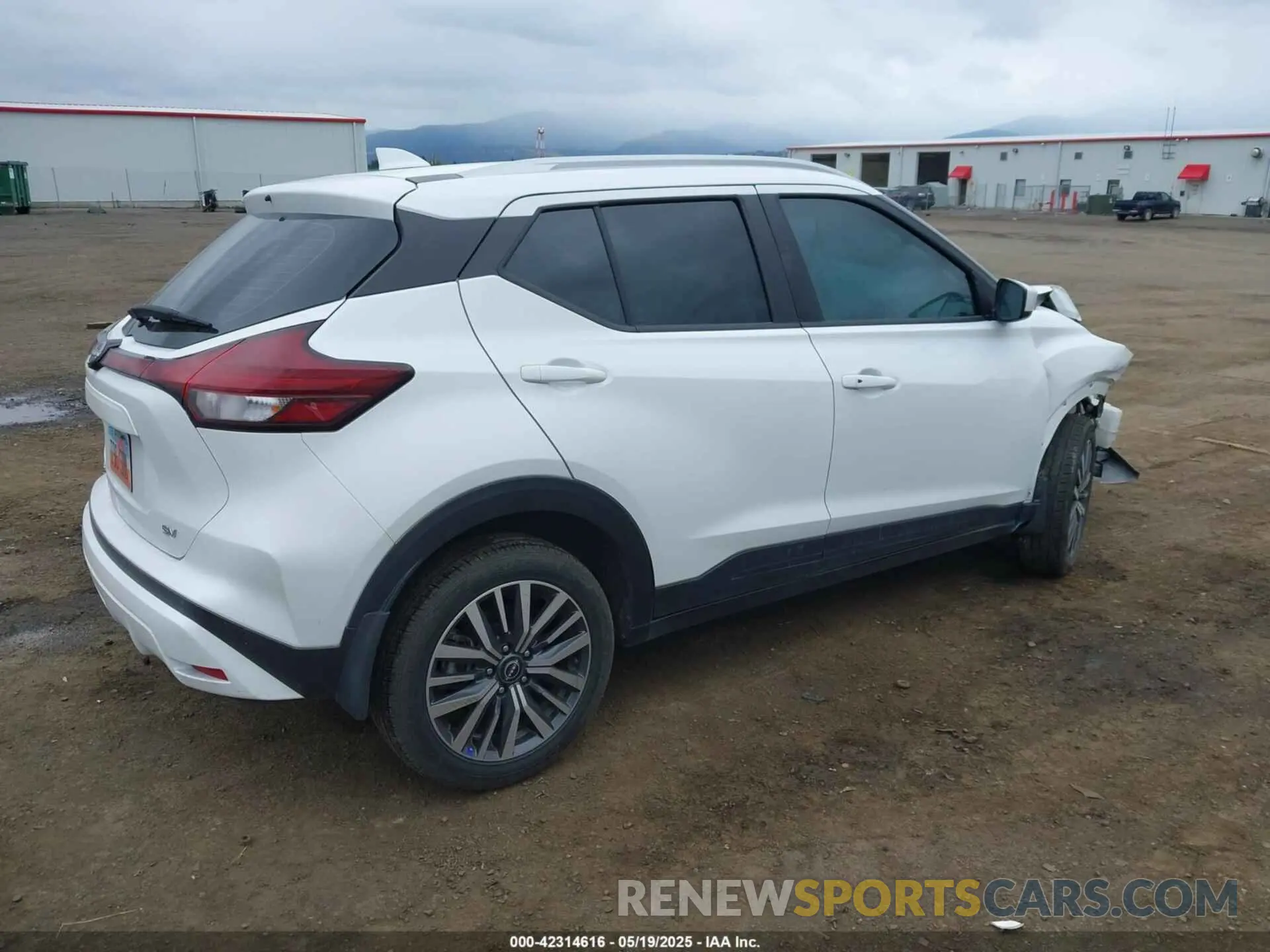 4 Photograph of a damaged car 3N1CP5CV5PL544135 NISSAN KICKS 2023
