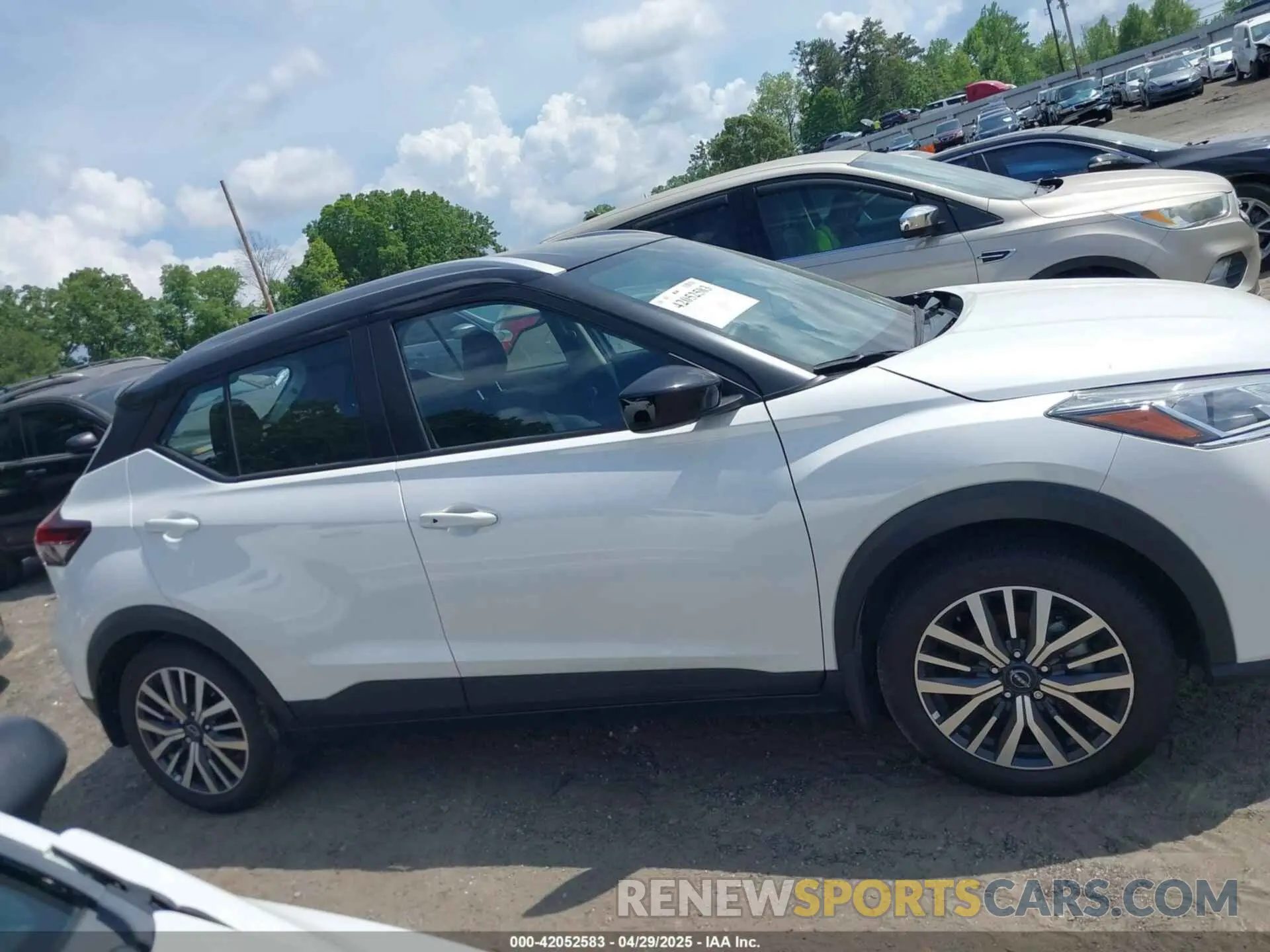 13 Photograph of a damaged car 3N1CP5CV5PL548184 NISSAN KICKS 2023