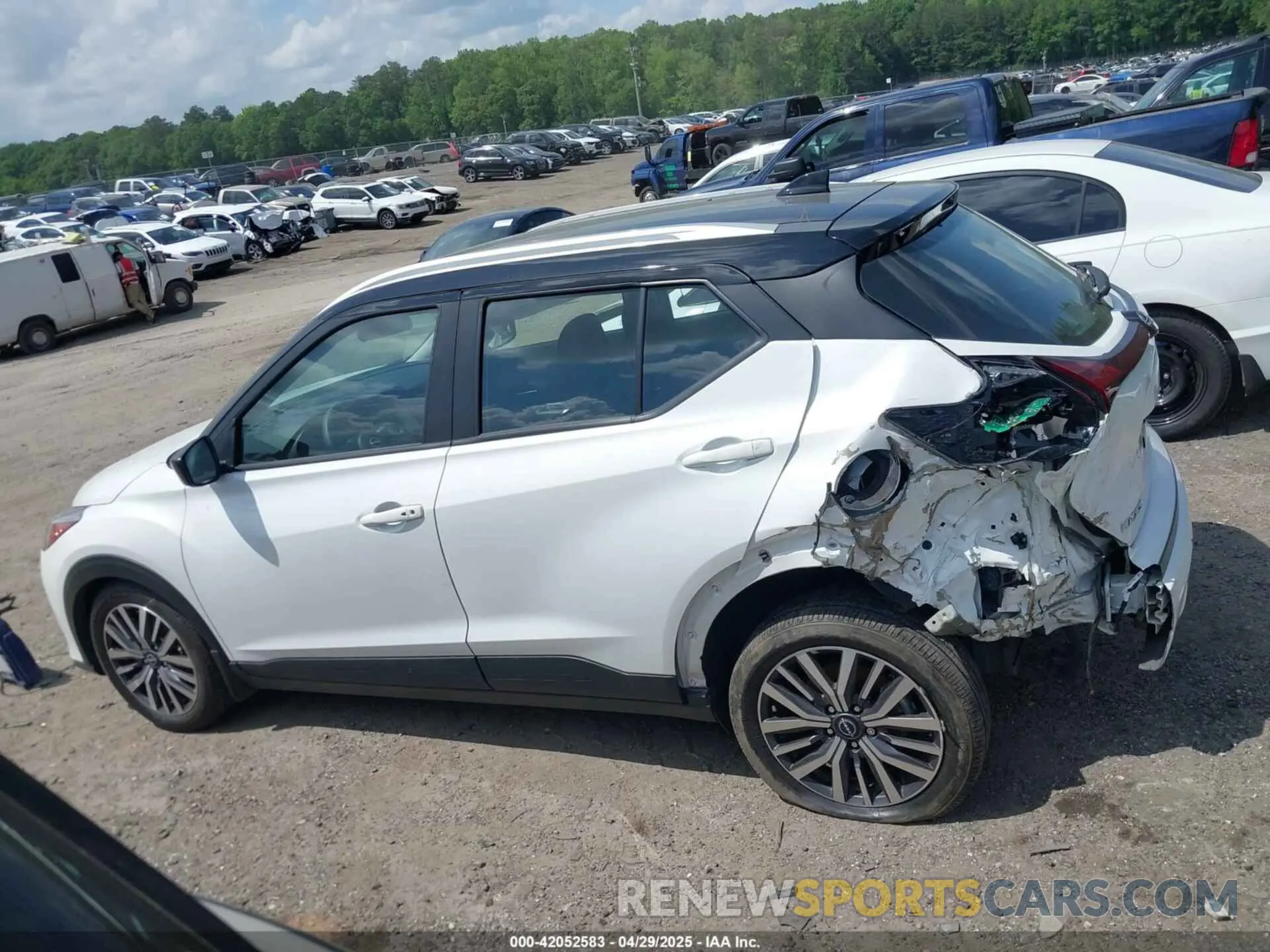 14 Photograph of a damaged car 3N1CP5CV5PL548184 NISSAN KICKS 2023