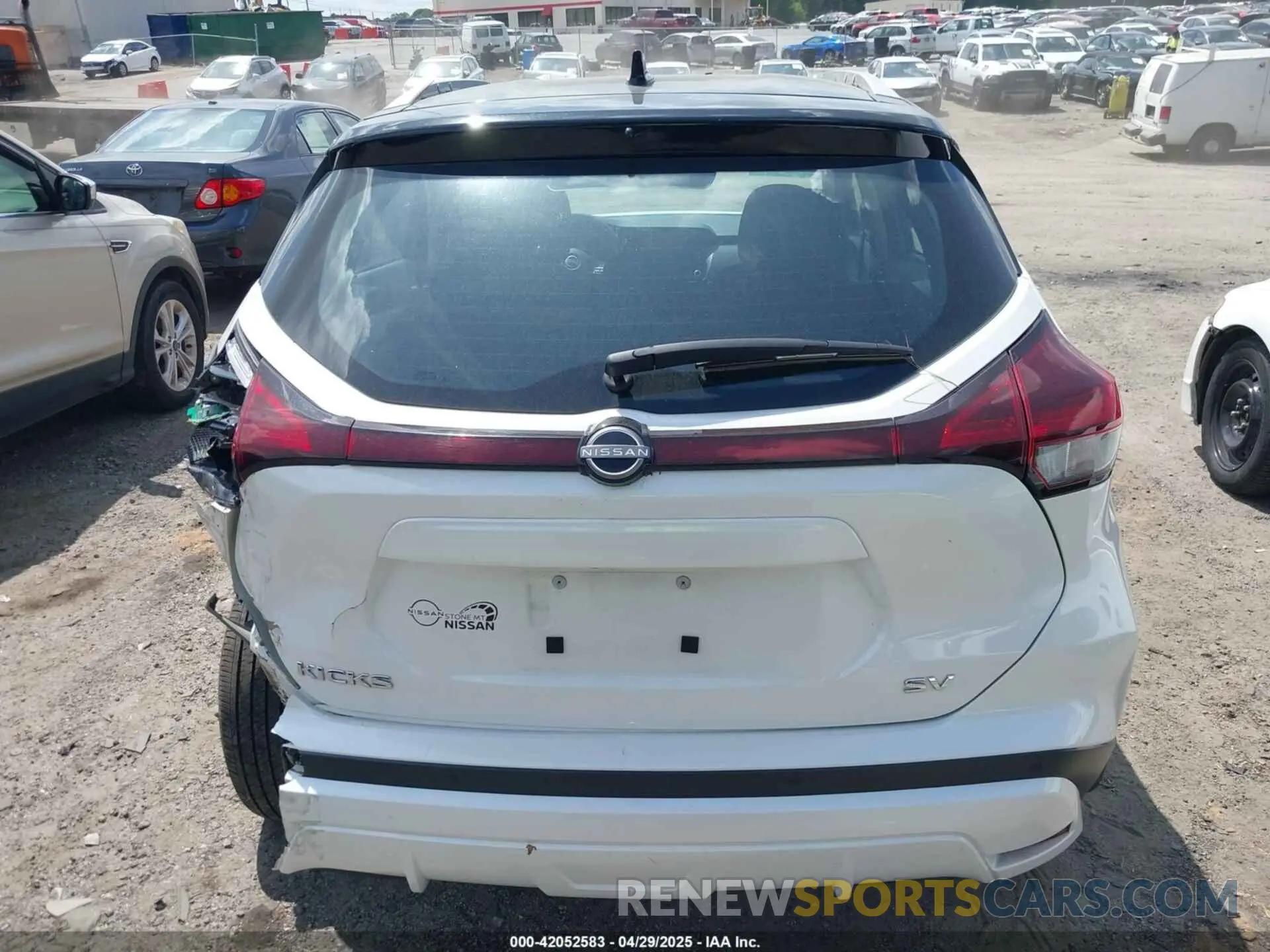 16 Photograph of a damaged car 3N1CP5CV5PL548184 NISSAN KICKS 2023