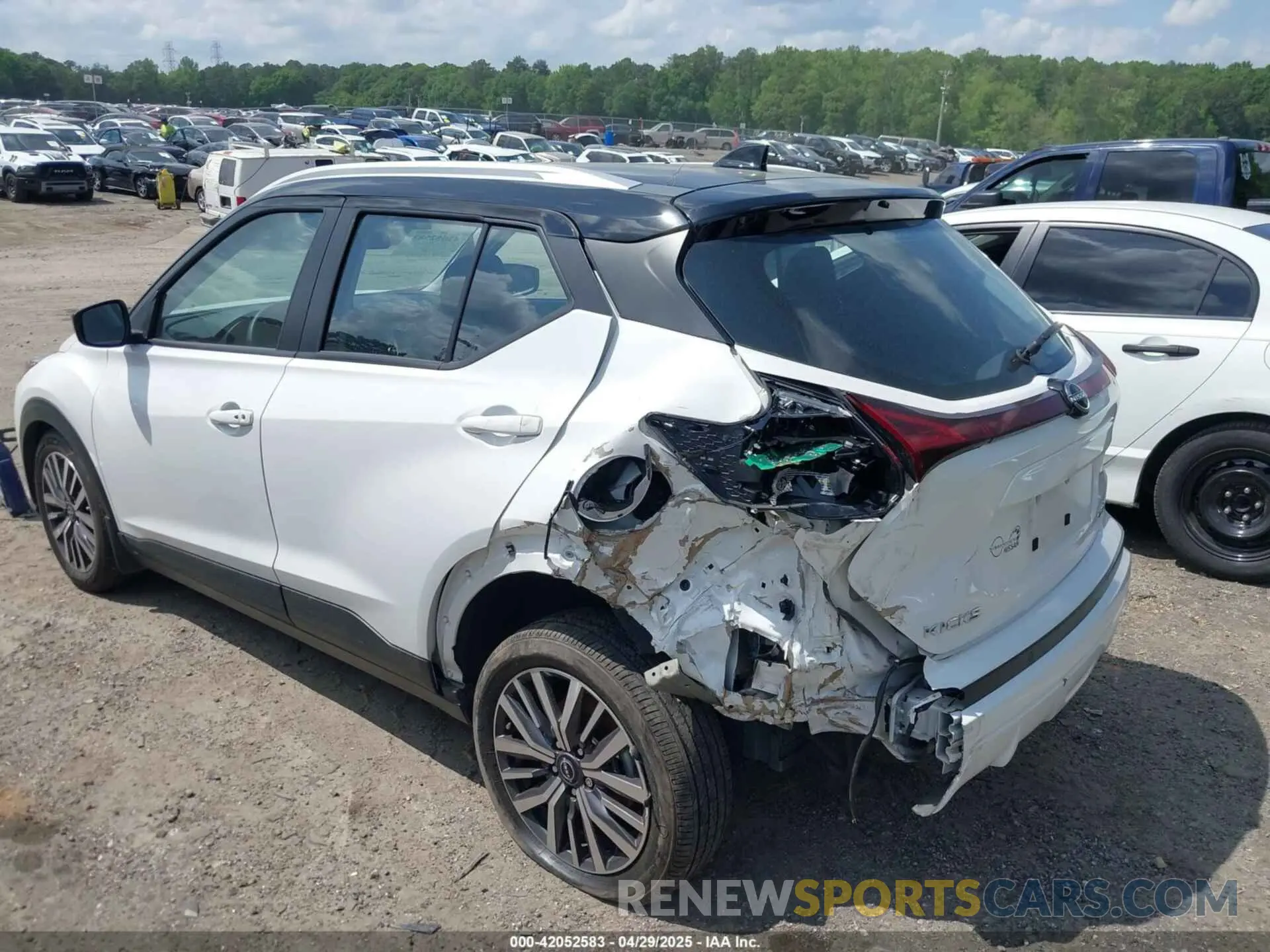 3 Photograph of a damaged car 3N1CP5CV5PL548184 NISSAN KICKS 2023