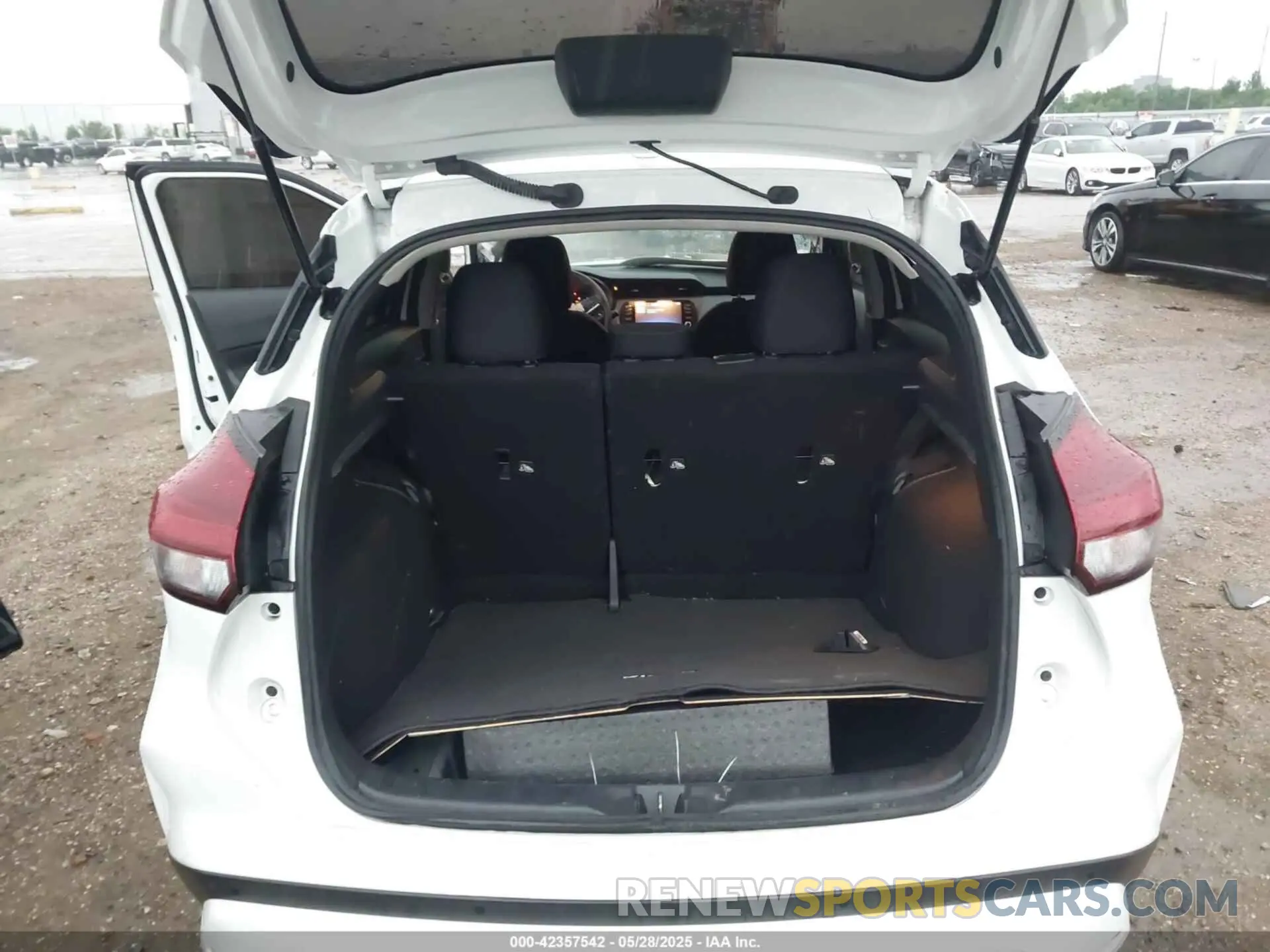 17 Photograph of a damaged car 3N1CP5CV6PL468456 NISSAN KICKS 2023