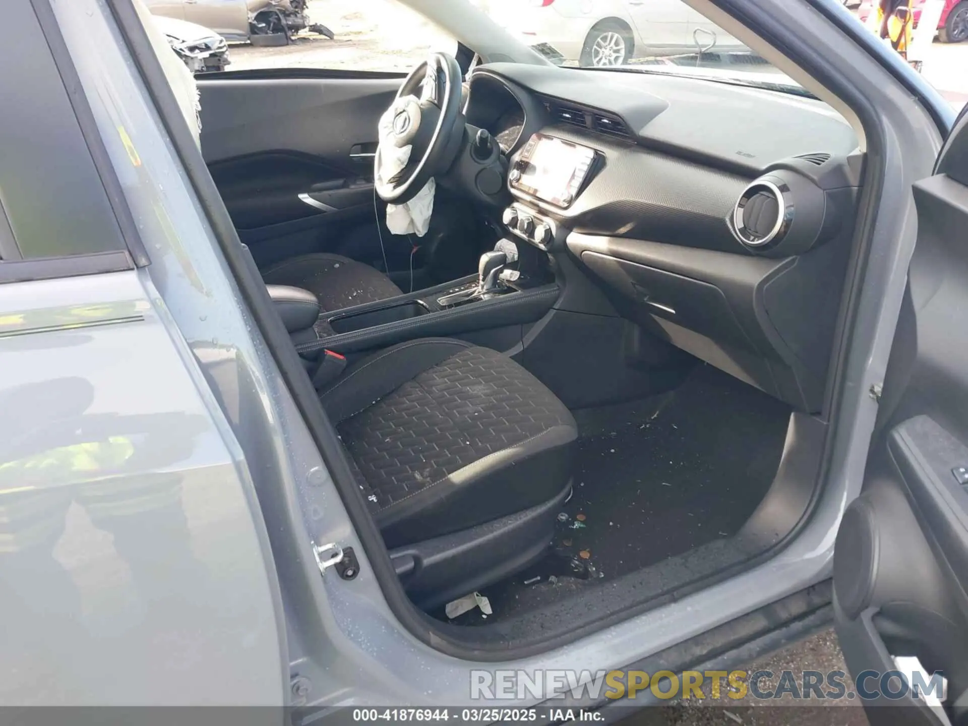 5 Photograph of a damaged car 3N1CP5CV6PL484091 NISSAN KICKS 2023