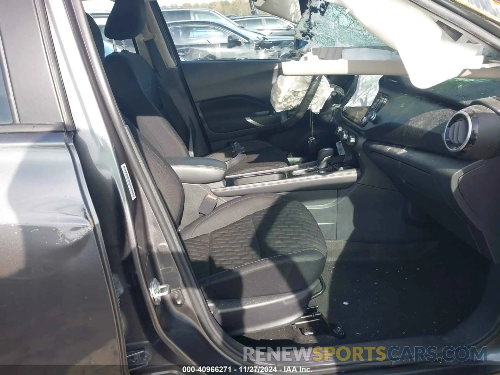 5 Photograph of a damaged car 3N1CP5CV6PL508535 NISSAN KICKS 2023