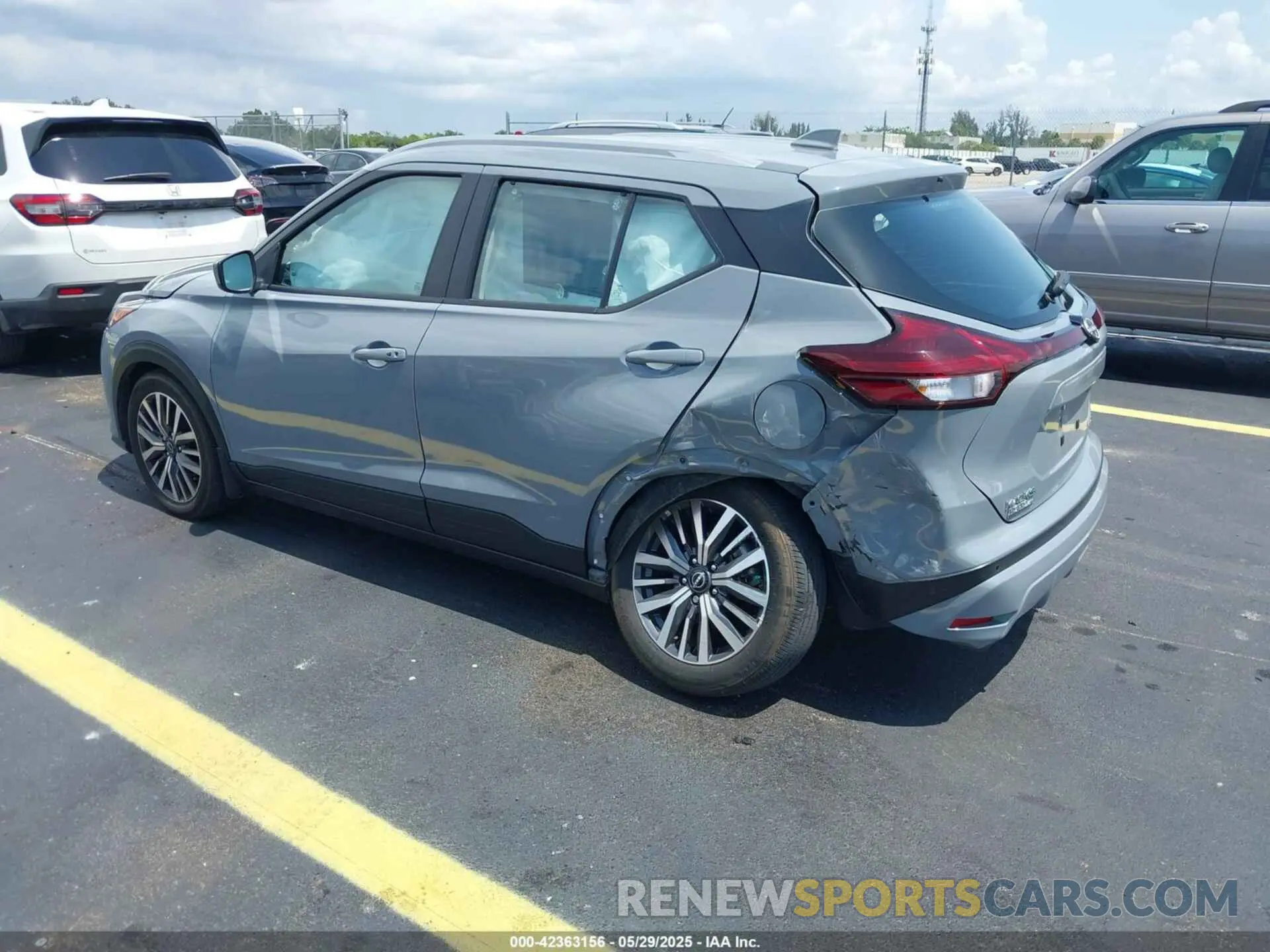 3 Photograph of a damaged car 3N1CP5CV6PL534827 NISSAN KICKS 2023