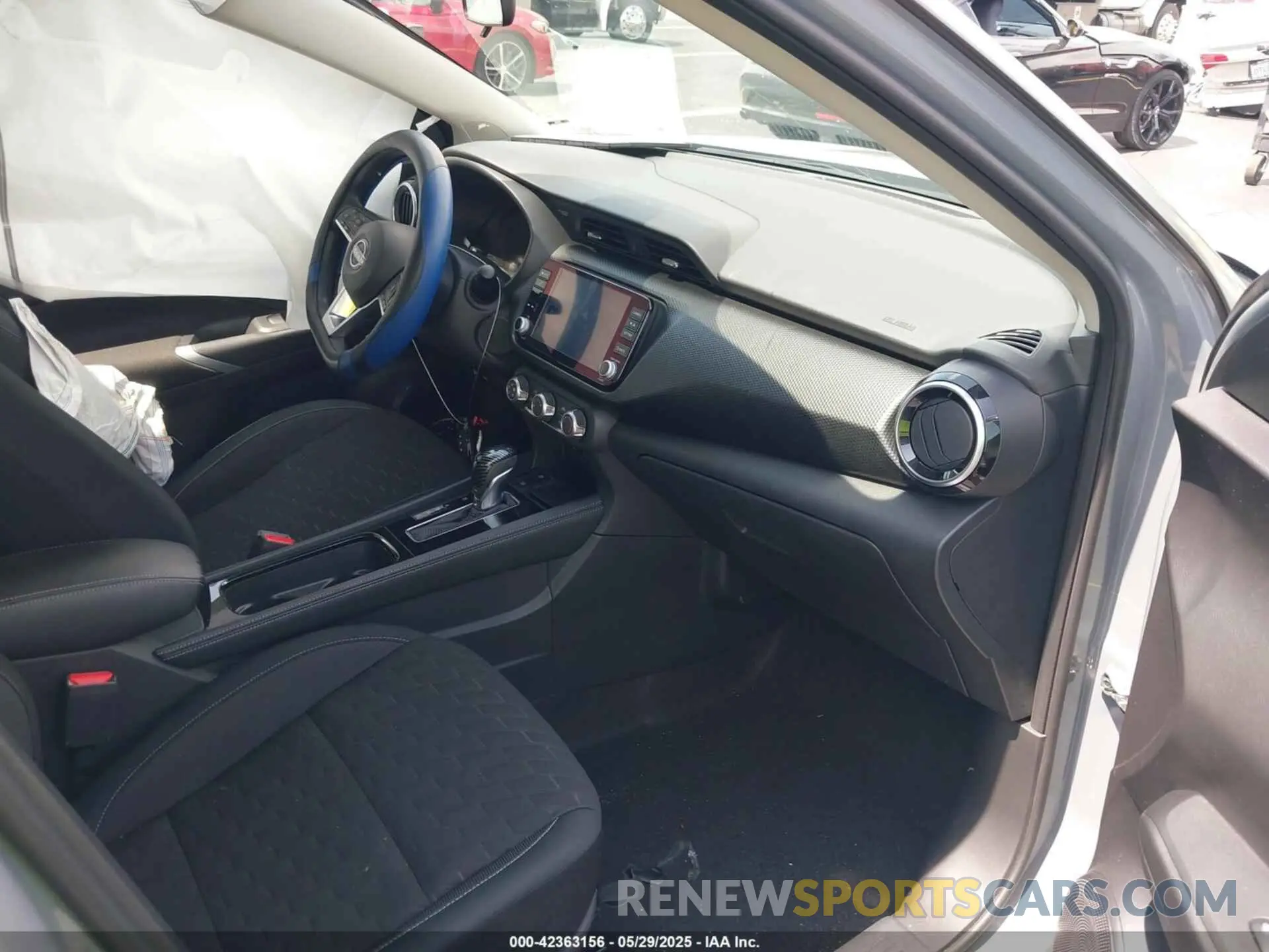 5 Photograph of a damaged car 3N1CP5CV6PL534827 NISSAN KICKS 2023