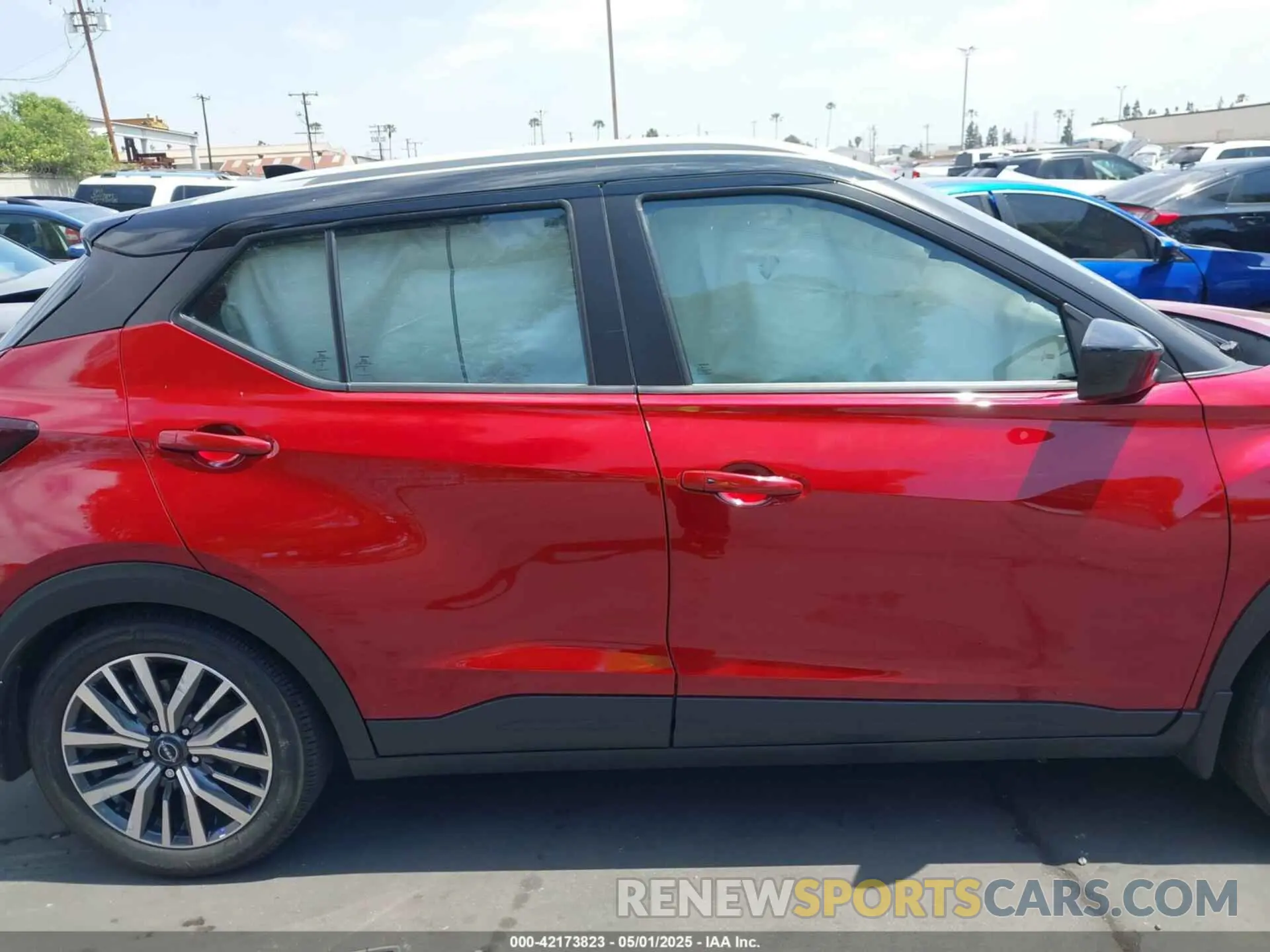 13 Photograph of a damaged car 3N1CP5CV6PL565737 NISSAN KICKS 2023