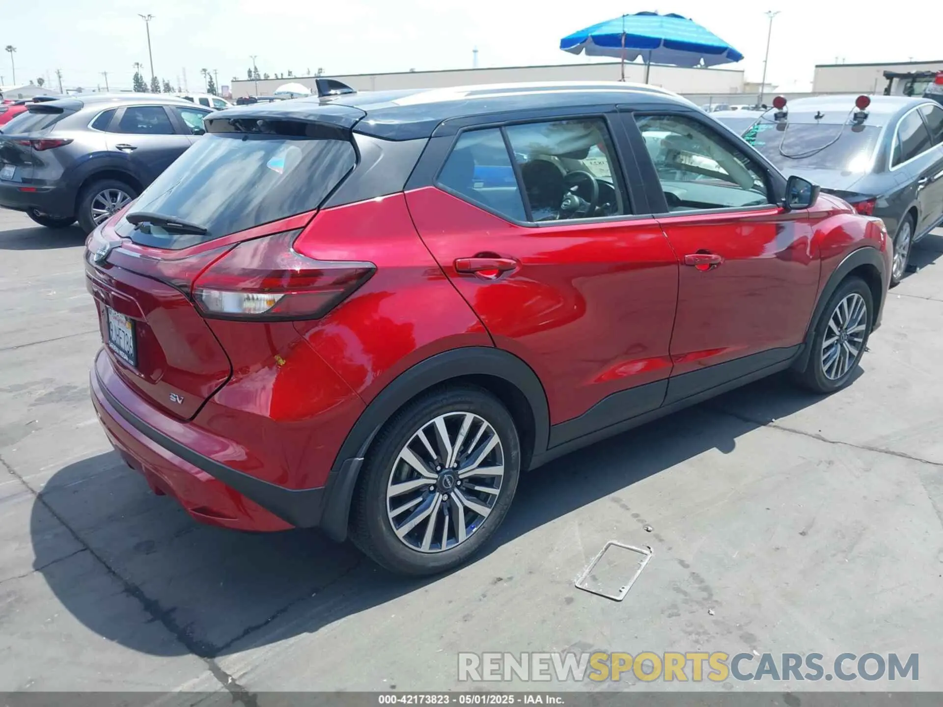4 Photograph of a damaged car 3N1CP5CV6PL565737 NISSAN KICKS 2023