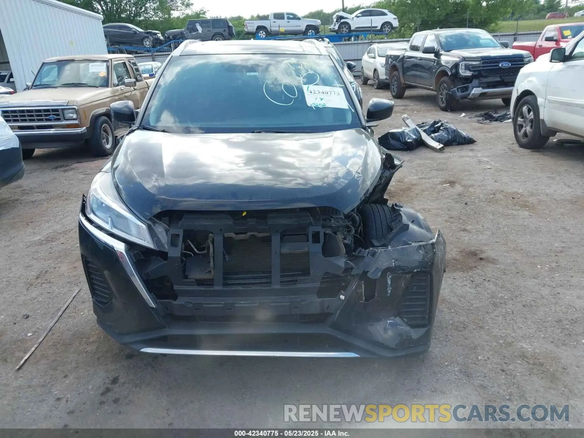 13 Photograph of a damaged car 3N1CP5CV7PL521505 NISSAN KICKS 2023