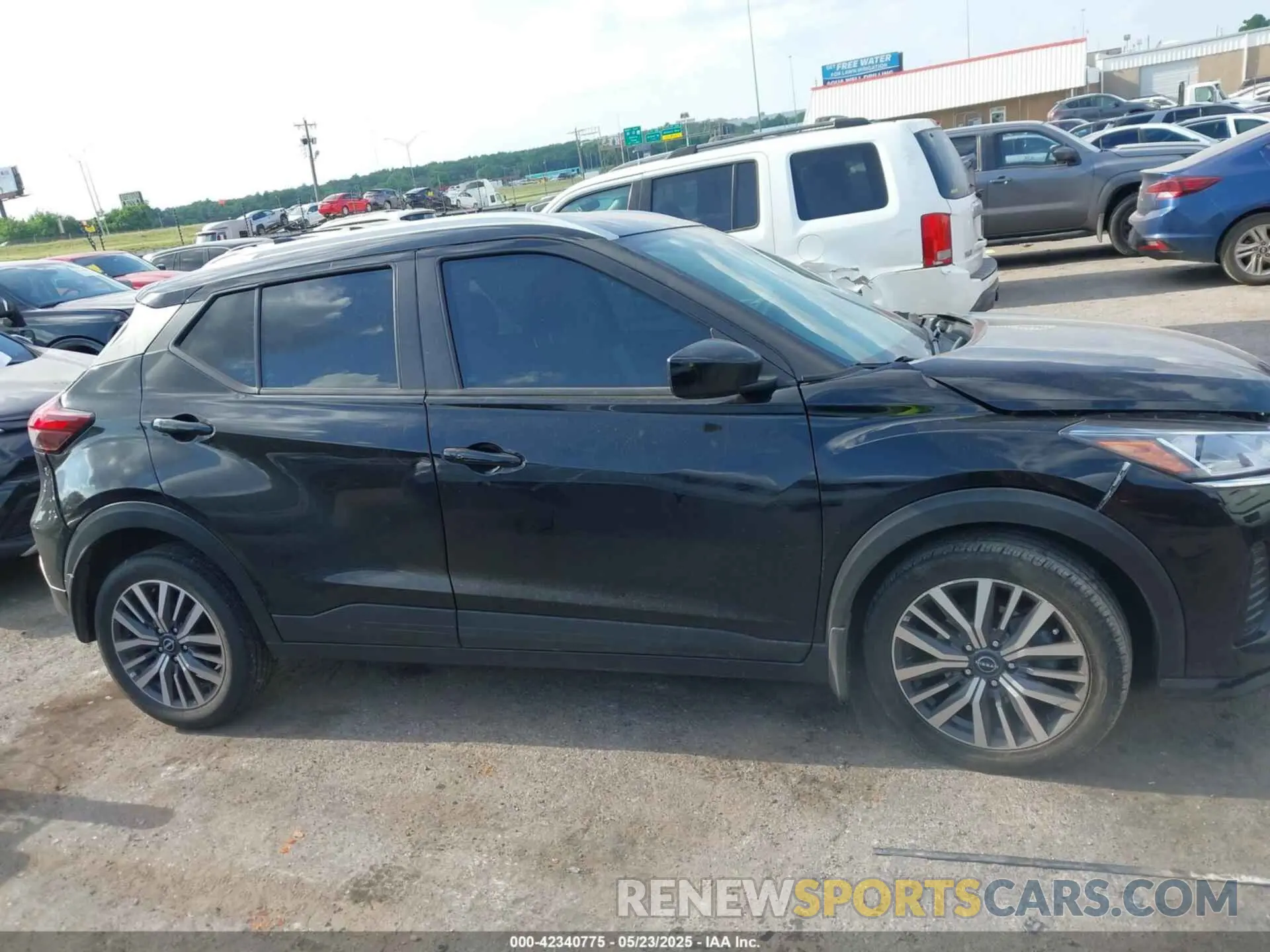 14 Photograph of a damaged car 3N1CP5CV7PL521505 NISSAN KICKS 2023